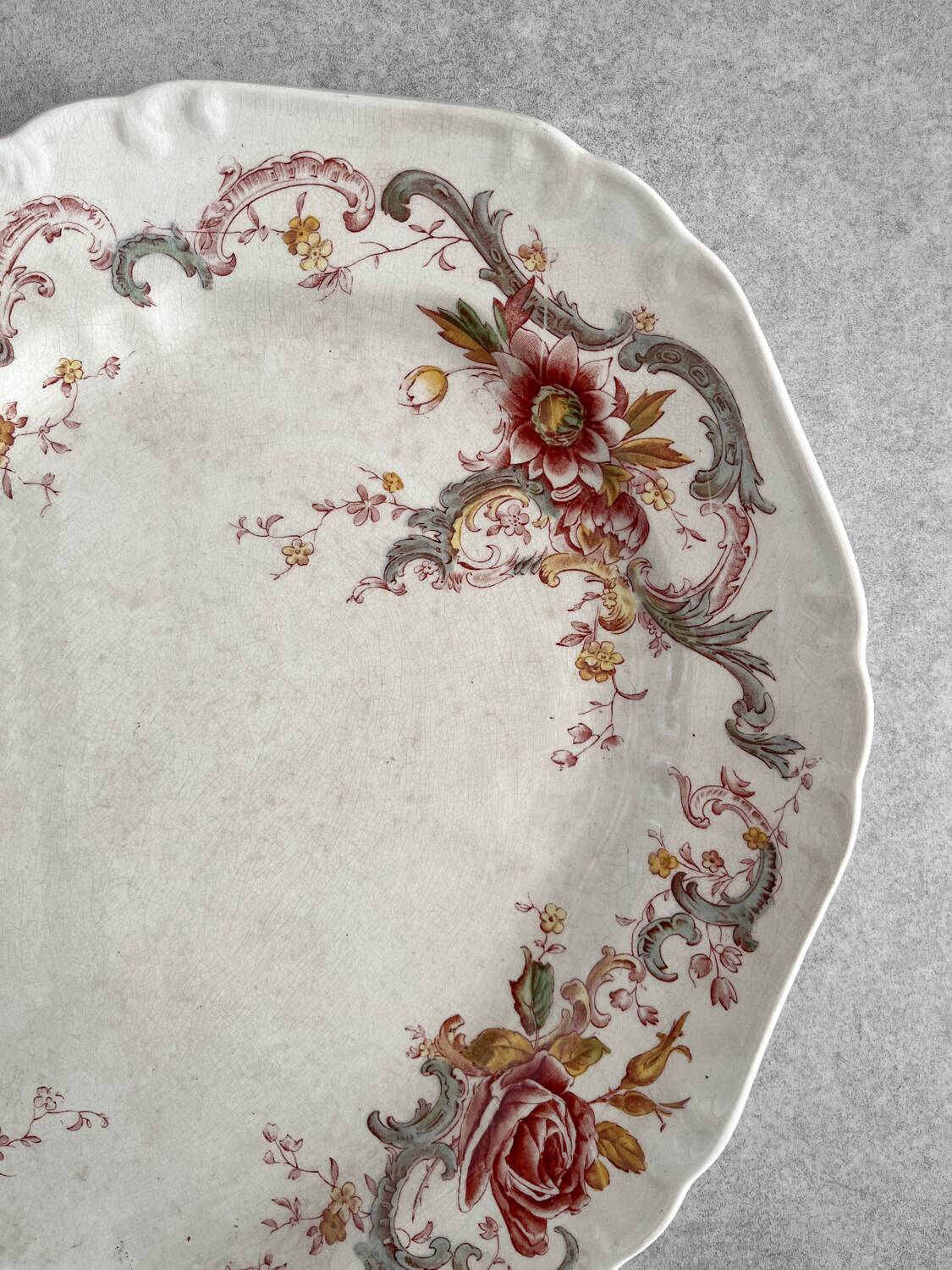 Bishop & Stonier “Wentworth” polychrome iron earthenware dish