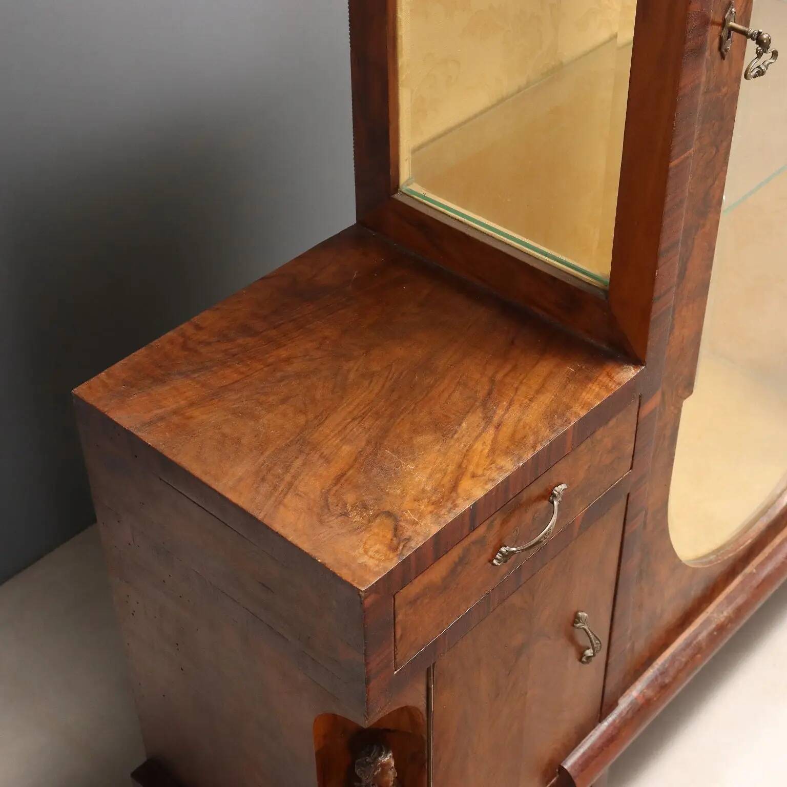 Vintage display cabinet in burl veneer, design, Italy, 1920s-1930s