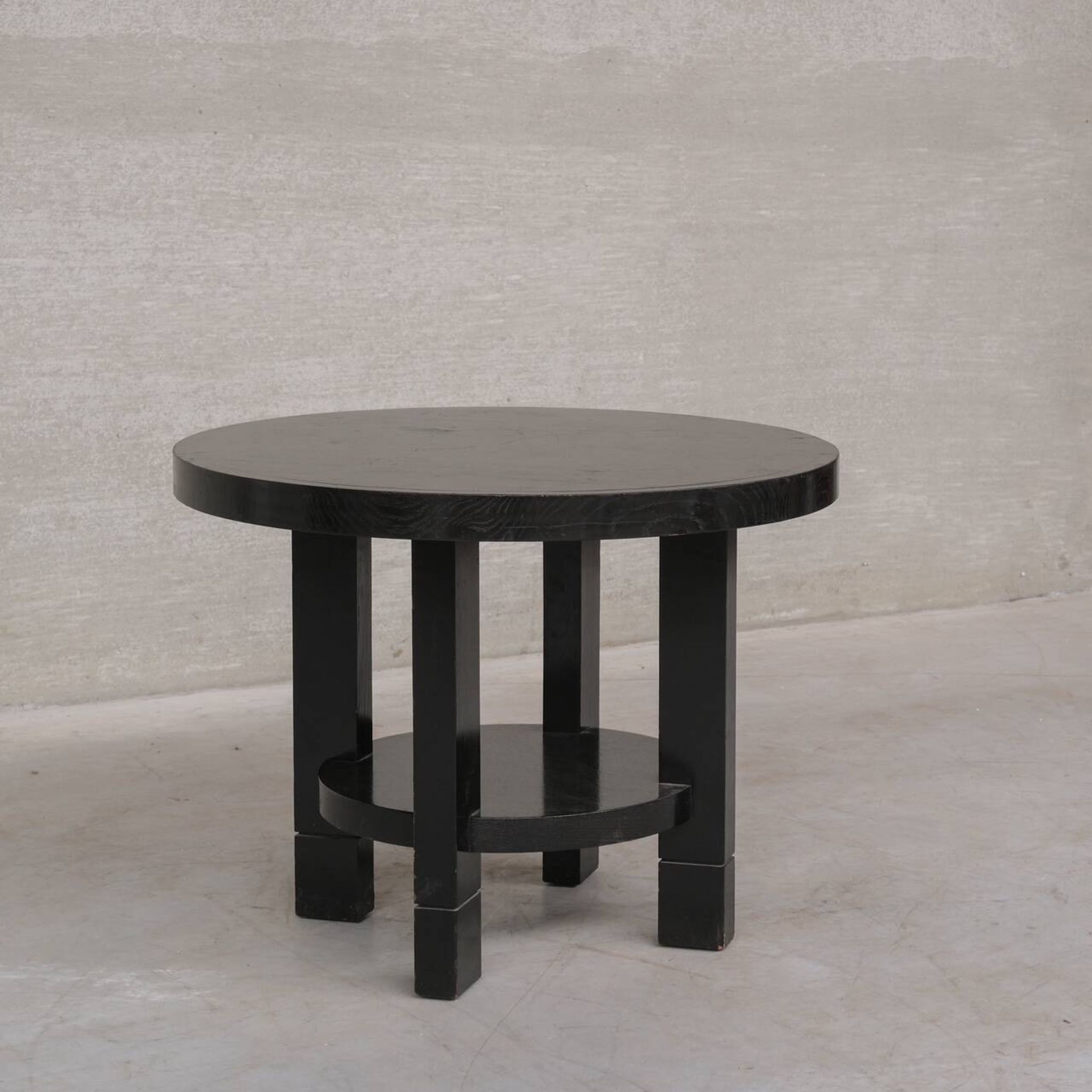 Table d'appoint ou table basse à étagères de style déco français du milieu du siècle.