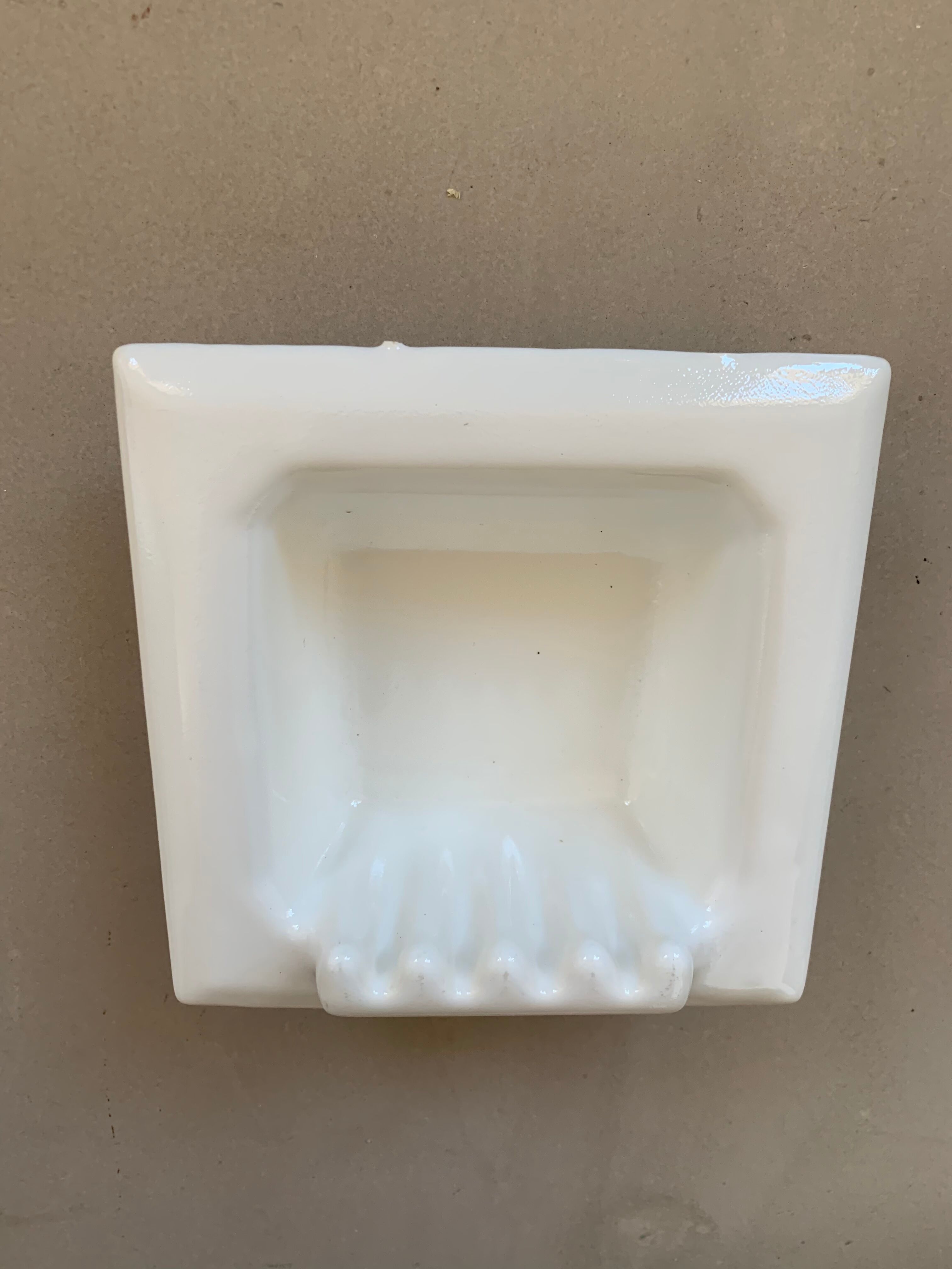 Built-in ceramic wall soap dish