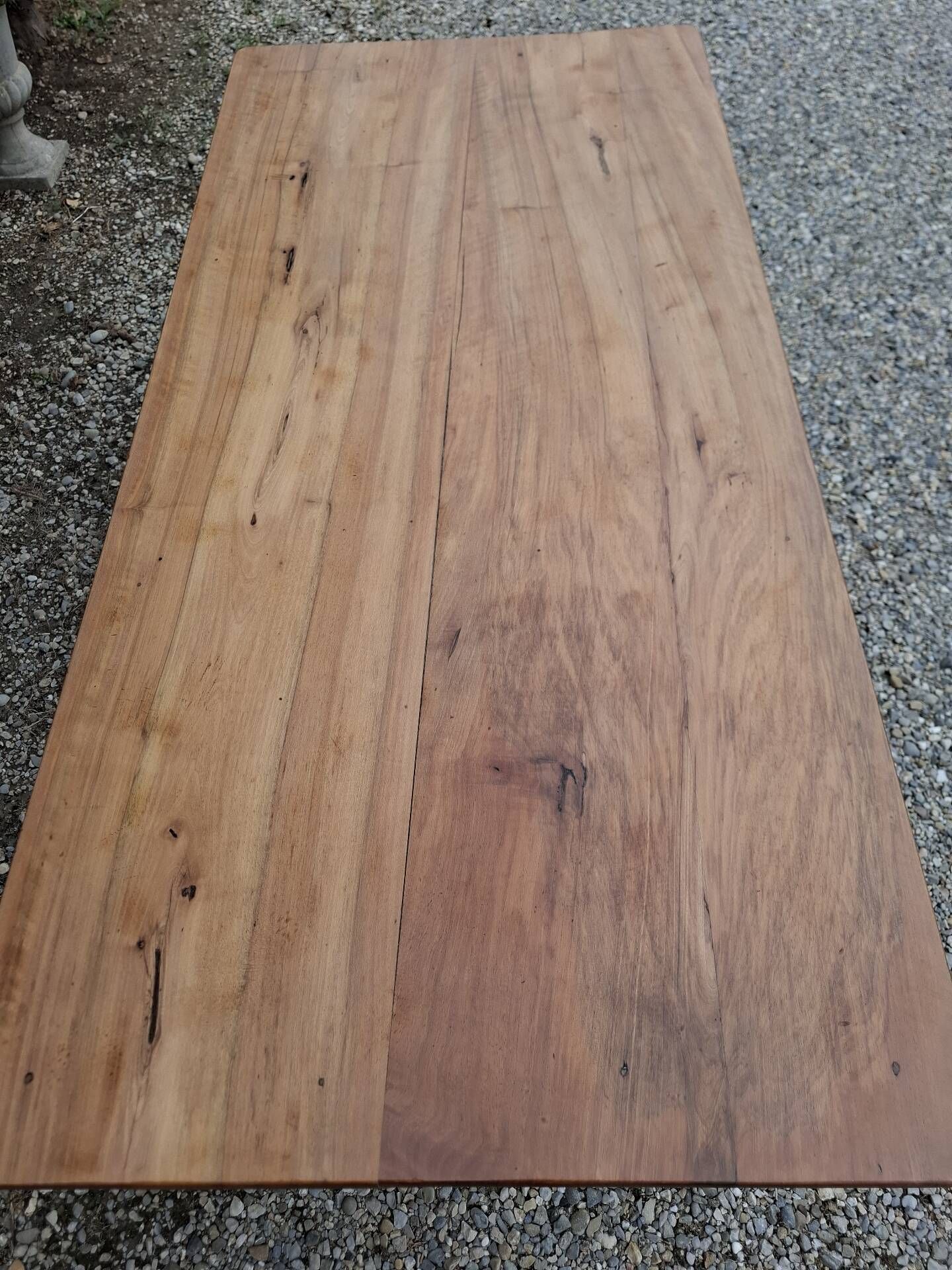 Farm table