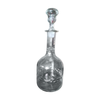 Carafe en verre ciselé