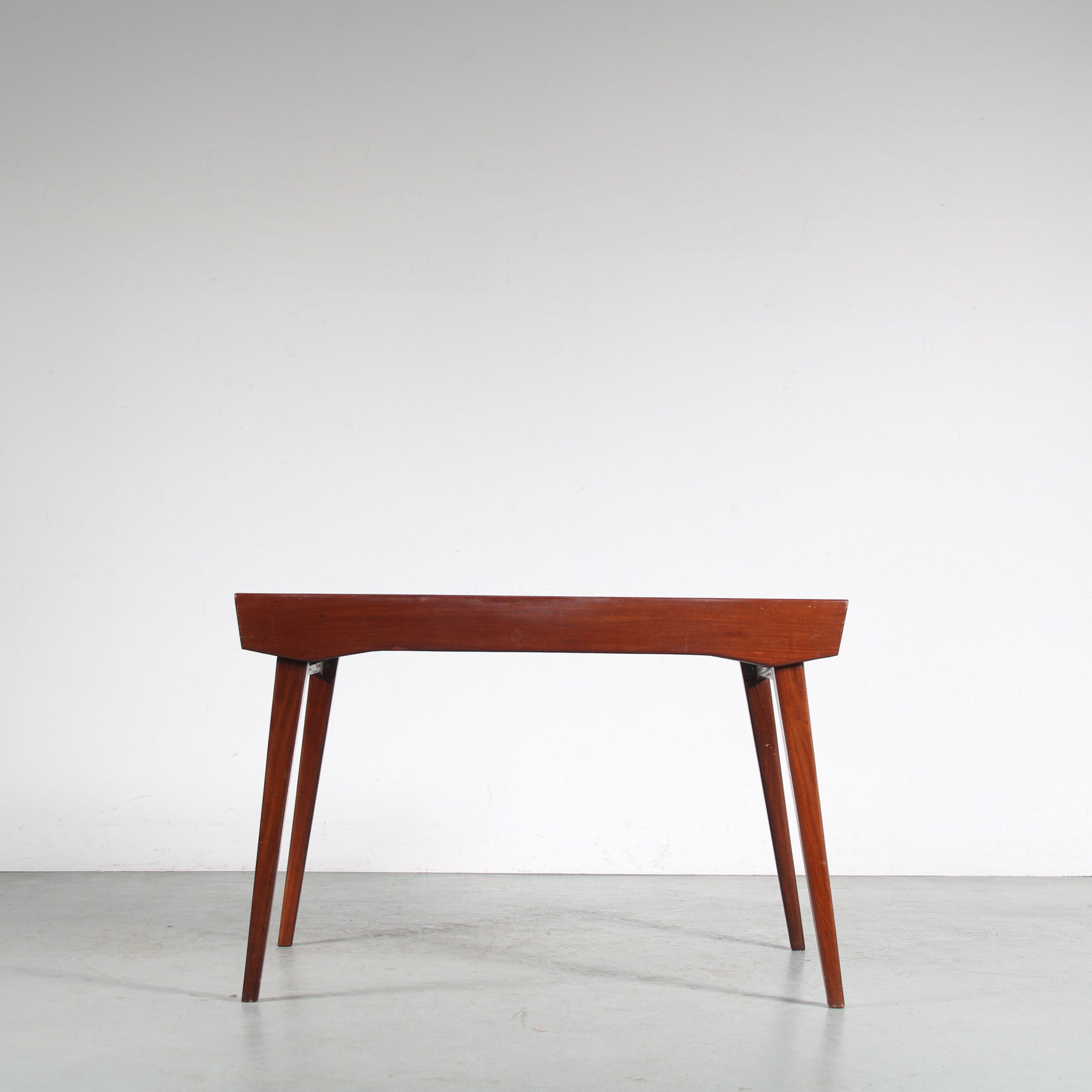 1950s Extendible dining table from the Netherlands