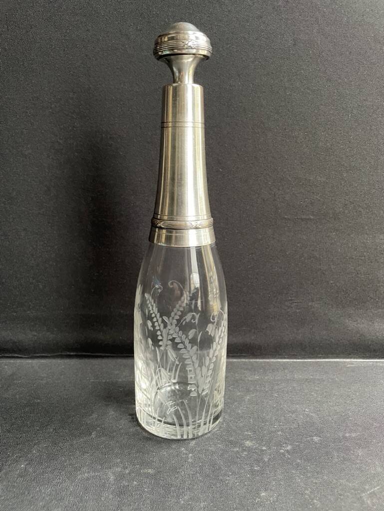Liqueur carafe in engraved crystal & silver metal