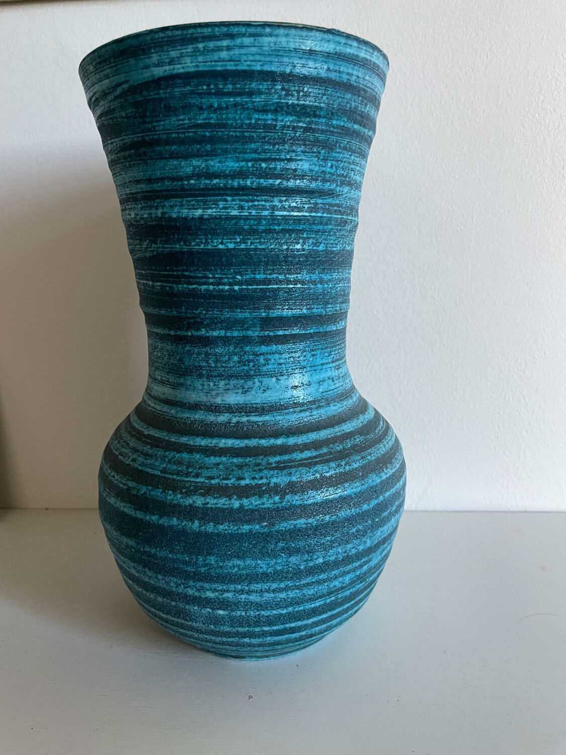 Accolay Gallic vase
