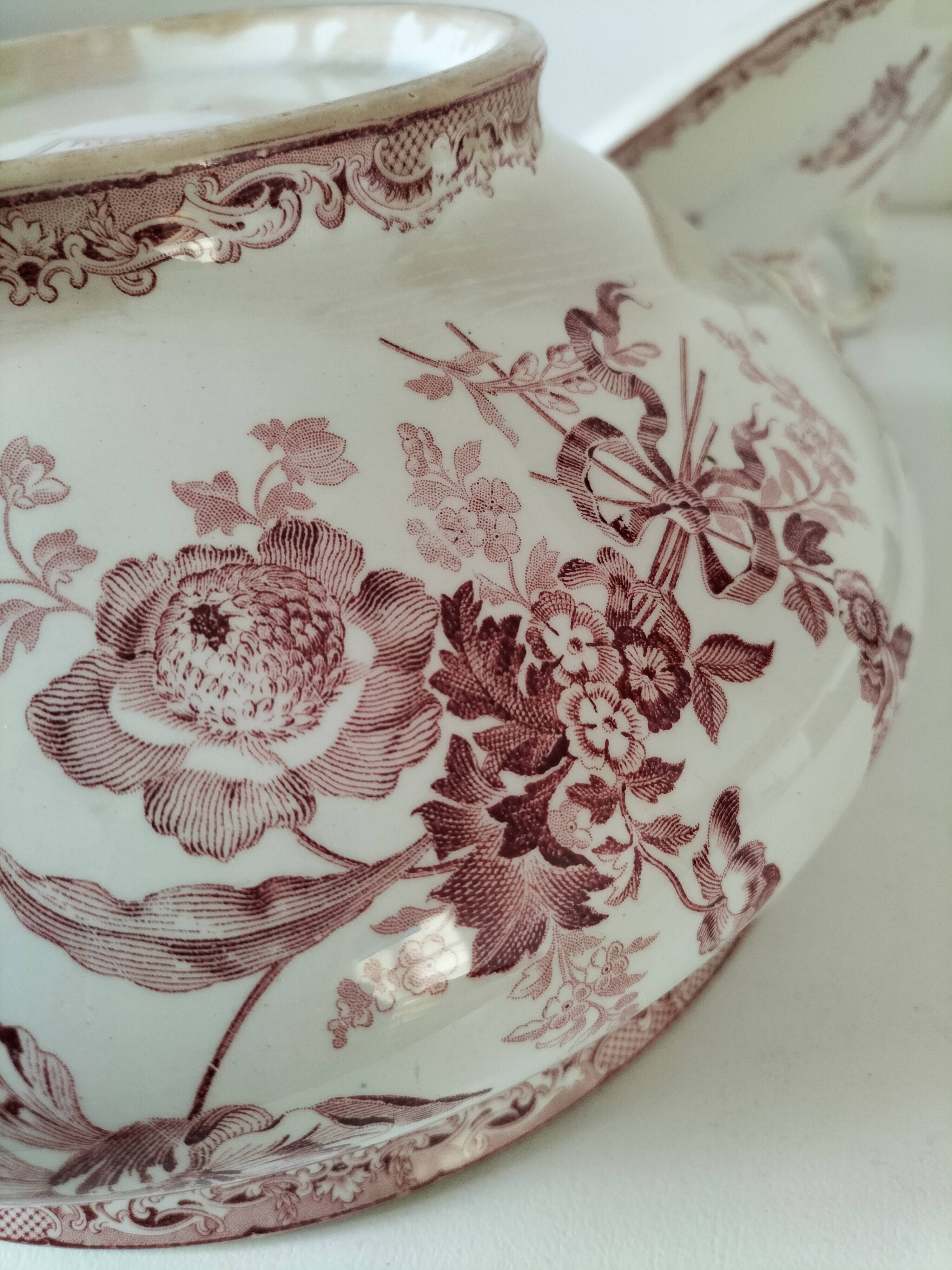 Ironstone soup tureen Sarreguemines Fontanges model (circa 1880–1900),