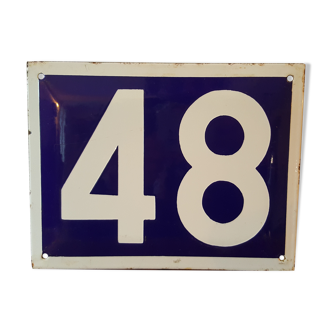 Enamelplate bulging street number 48