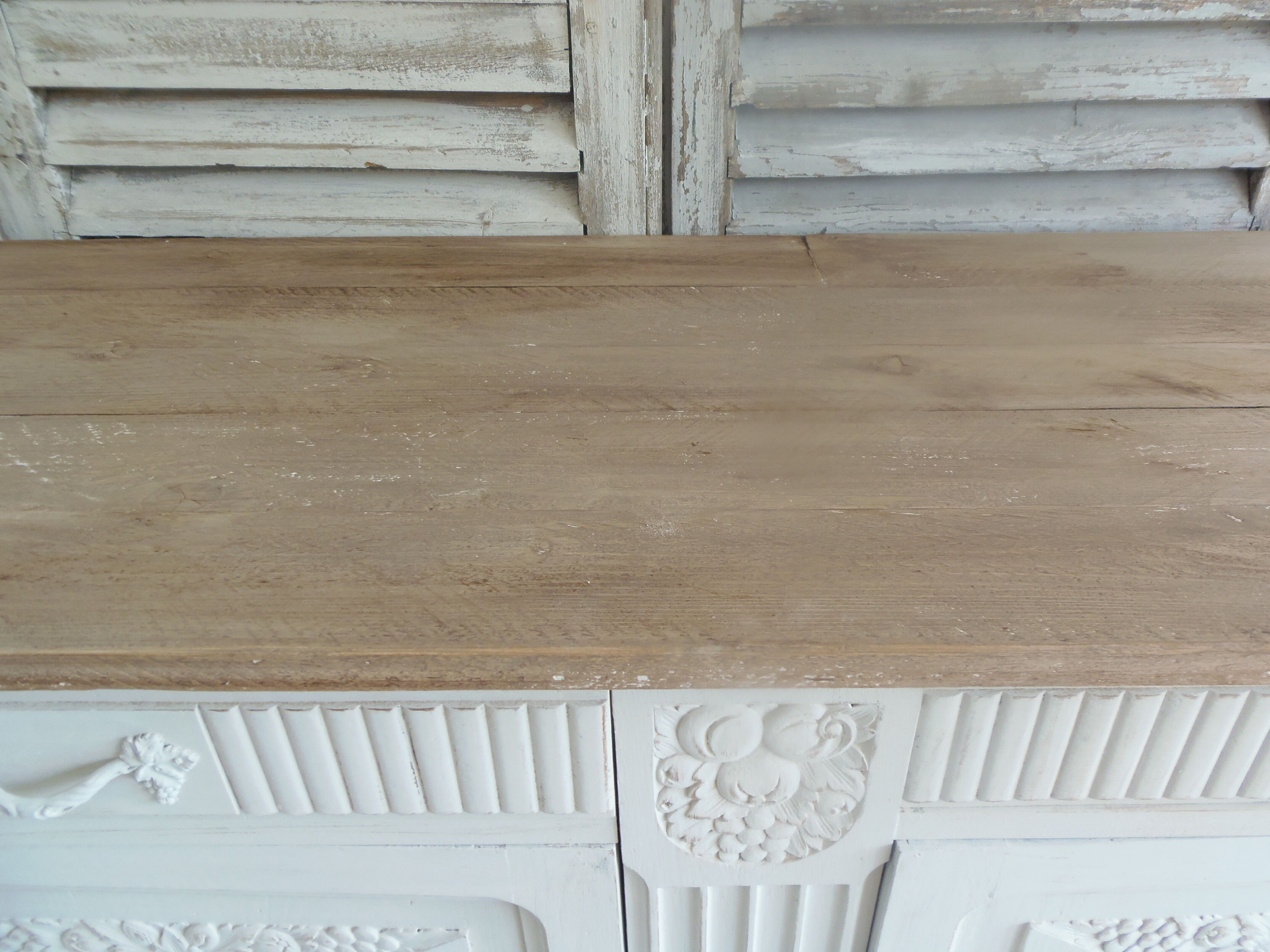 Art Deco buffet in patinated oak grey pearl platter wood tray waxed finish. Vintage buffet of the 30s revisited for a family home spirit in the spirit of the times. L 145 cm P 51 cm H 98 cm