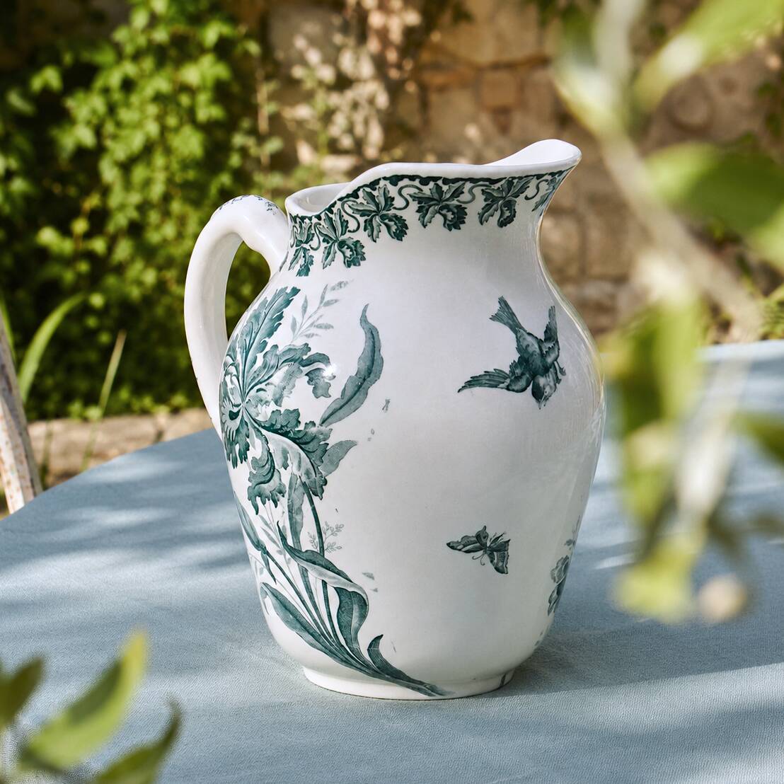 Large jug / carafe from the 19th century, ironstone, bird signed Moulin des Loups.