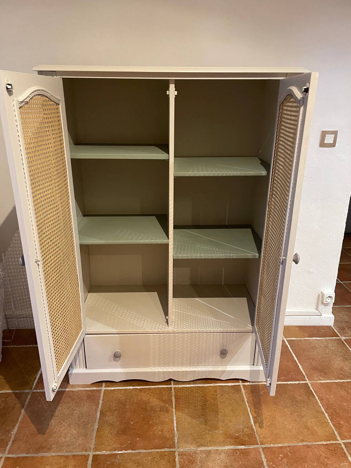 Children's bedroom wardrobe