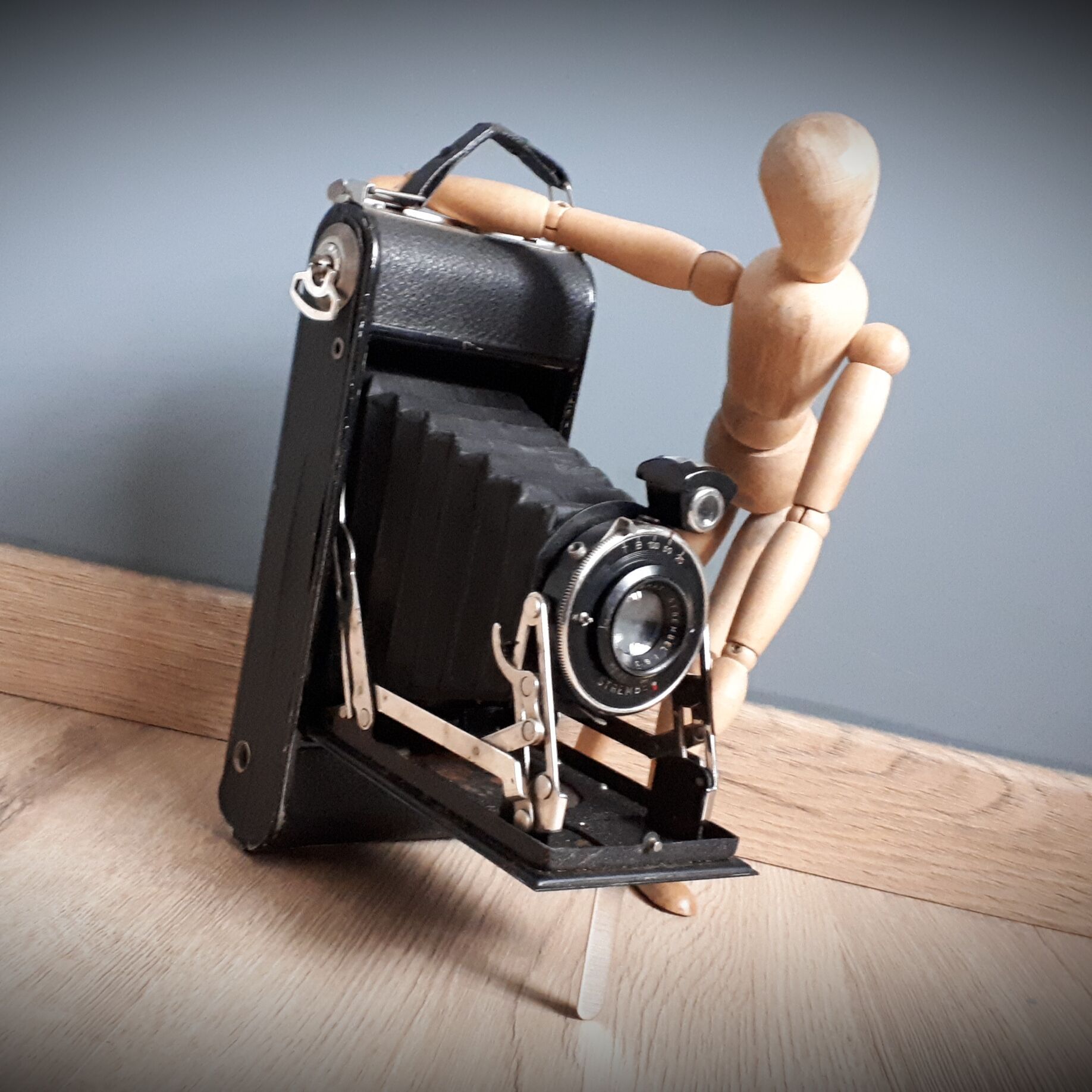 Authentic camera Strembel