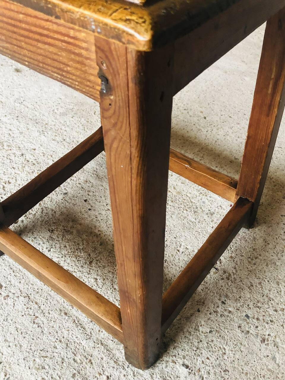 Tabouret vintage de ferme en châtaignier Circa 50