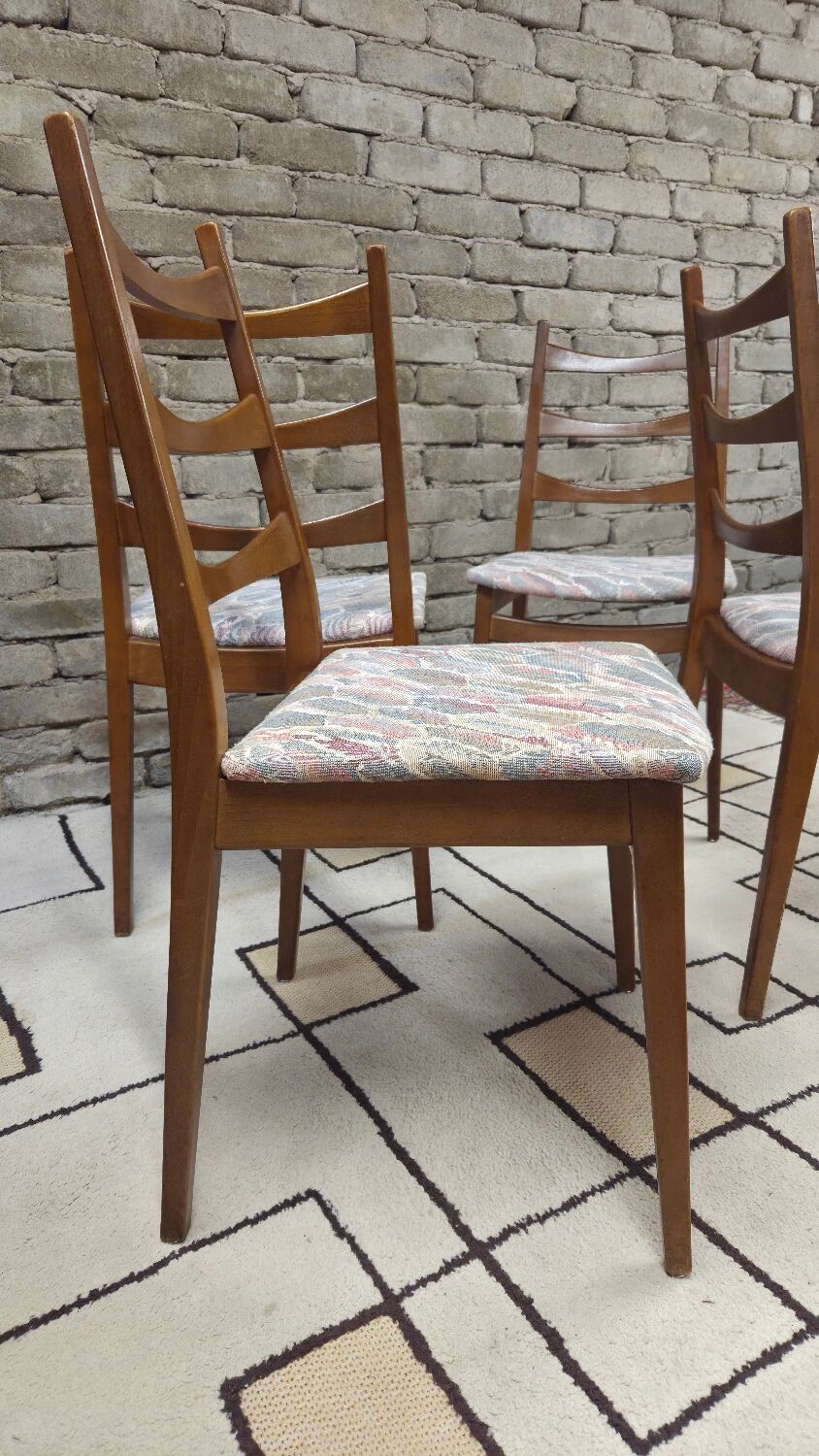 Set of 4 vintage Welzel chairs in 1970s Scandinavian style.