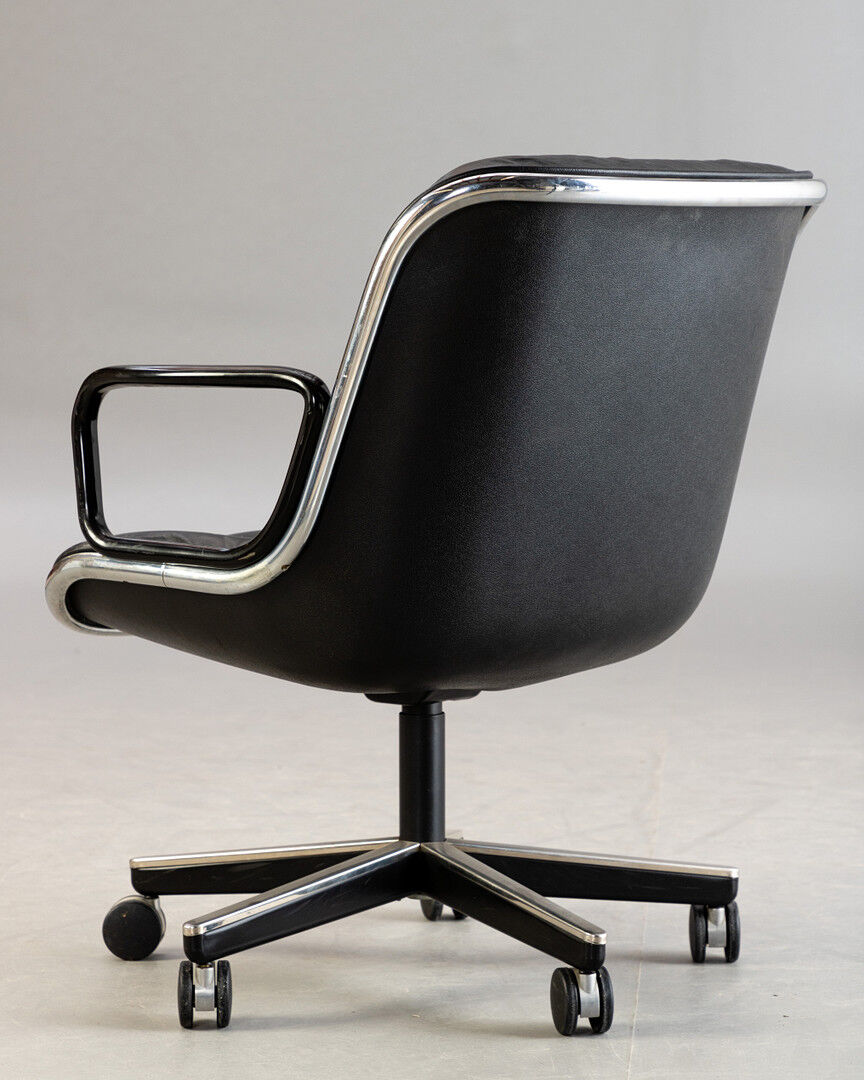 Charles Pollock for Knoll executive chair