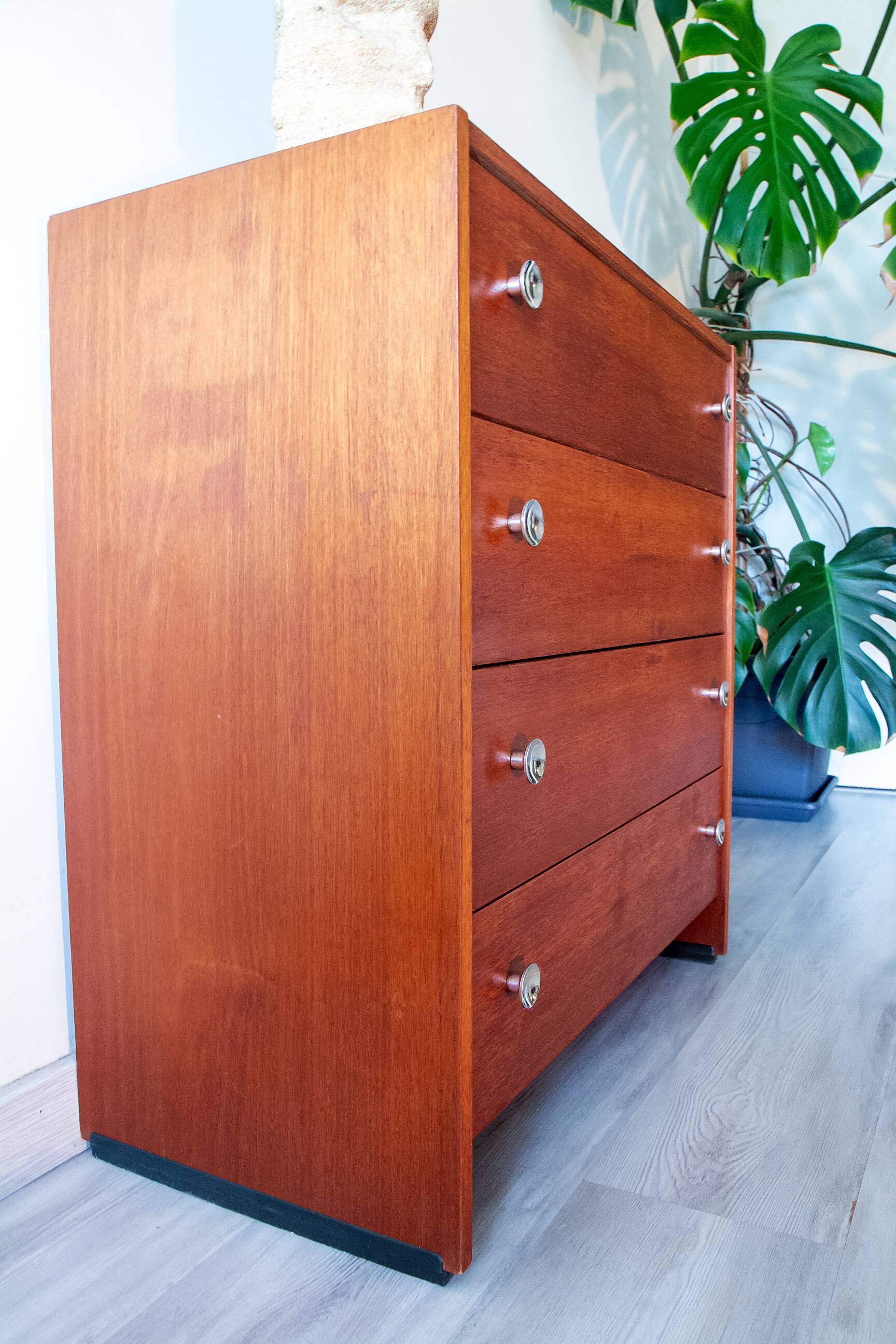 Teak chest of drawers, 1960s