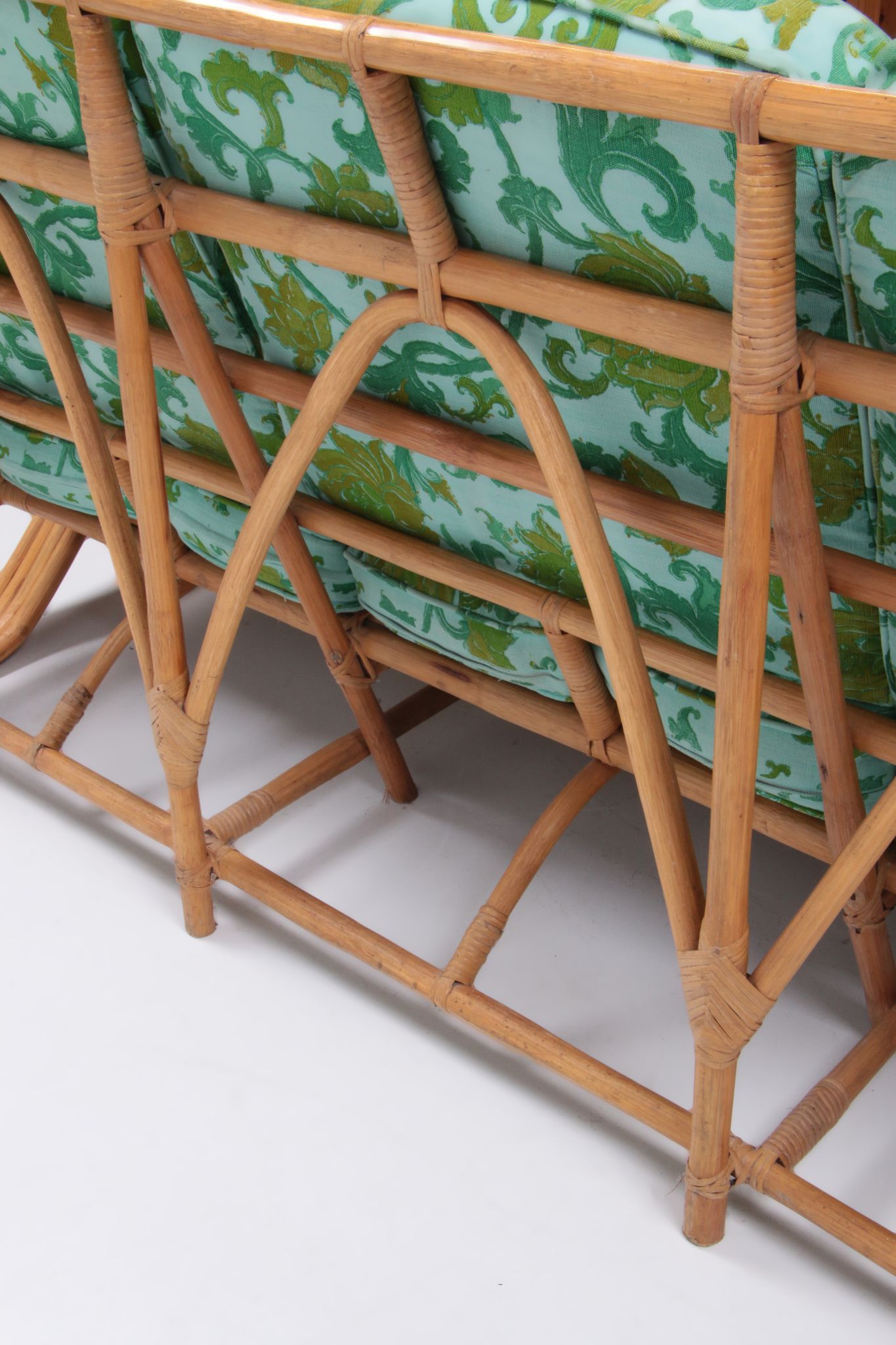 Vintage set of bamboo lounge armchairs and sofa with coffee table Paul Frankl, 1960s