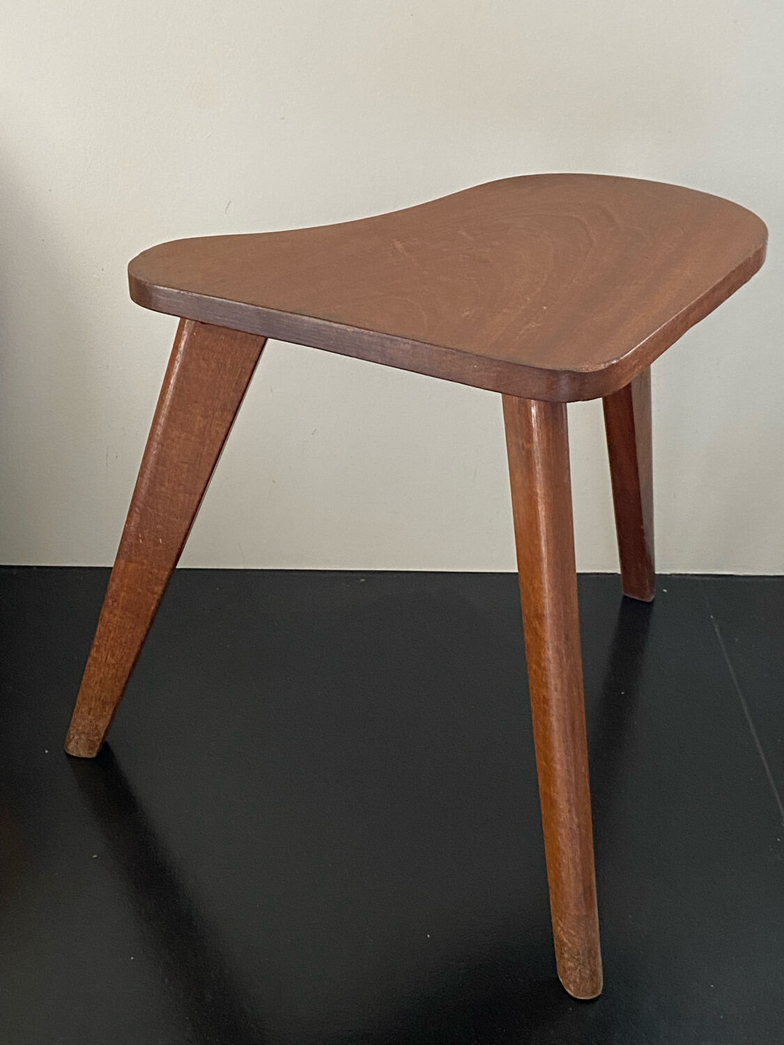 Tablette d’appoint tripode, bout de canapé 1950