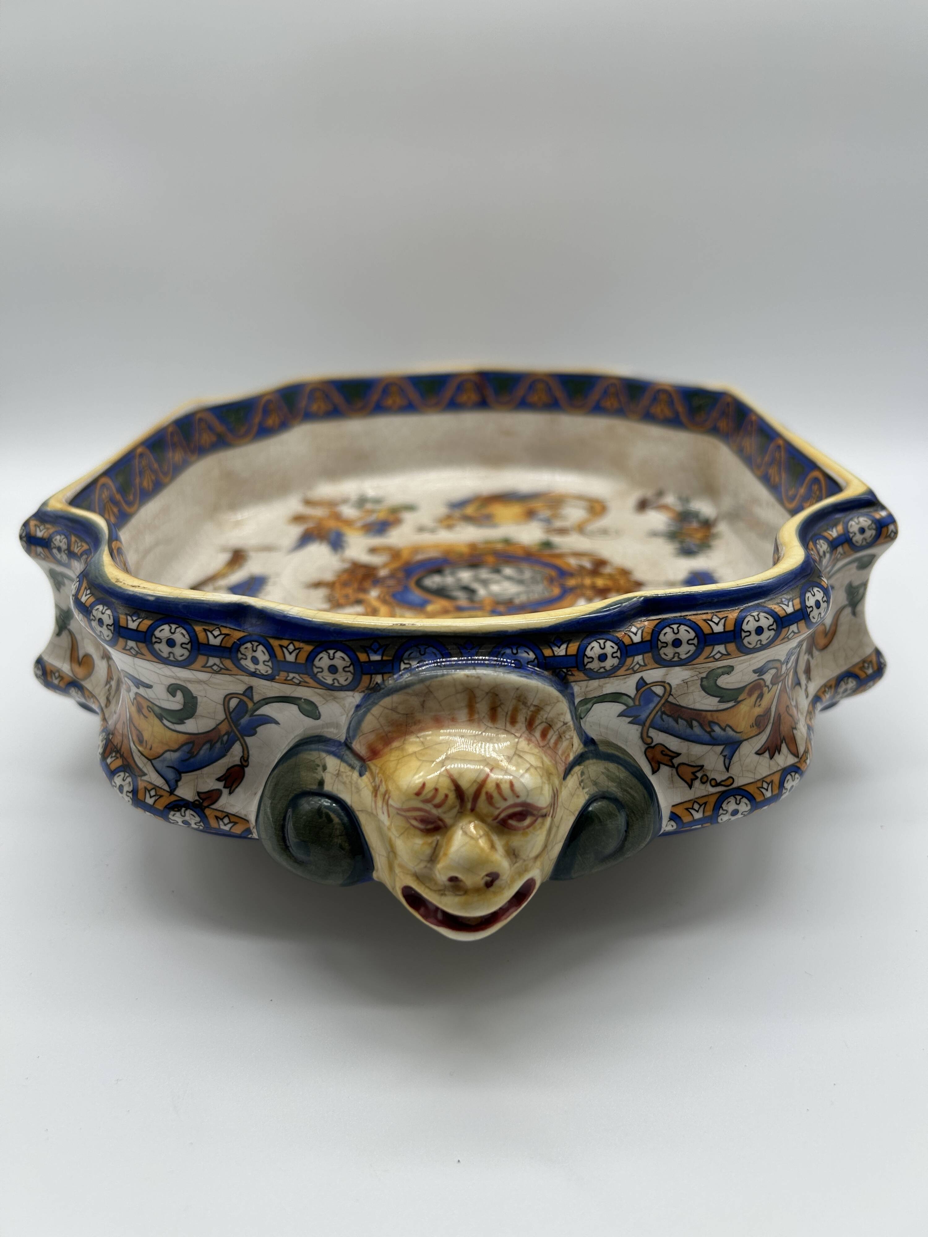 Table centre in earthenware in the style of gien.