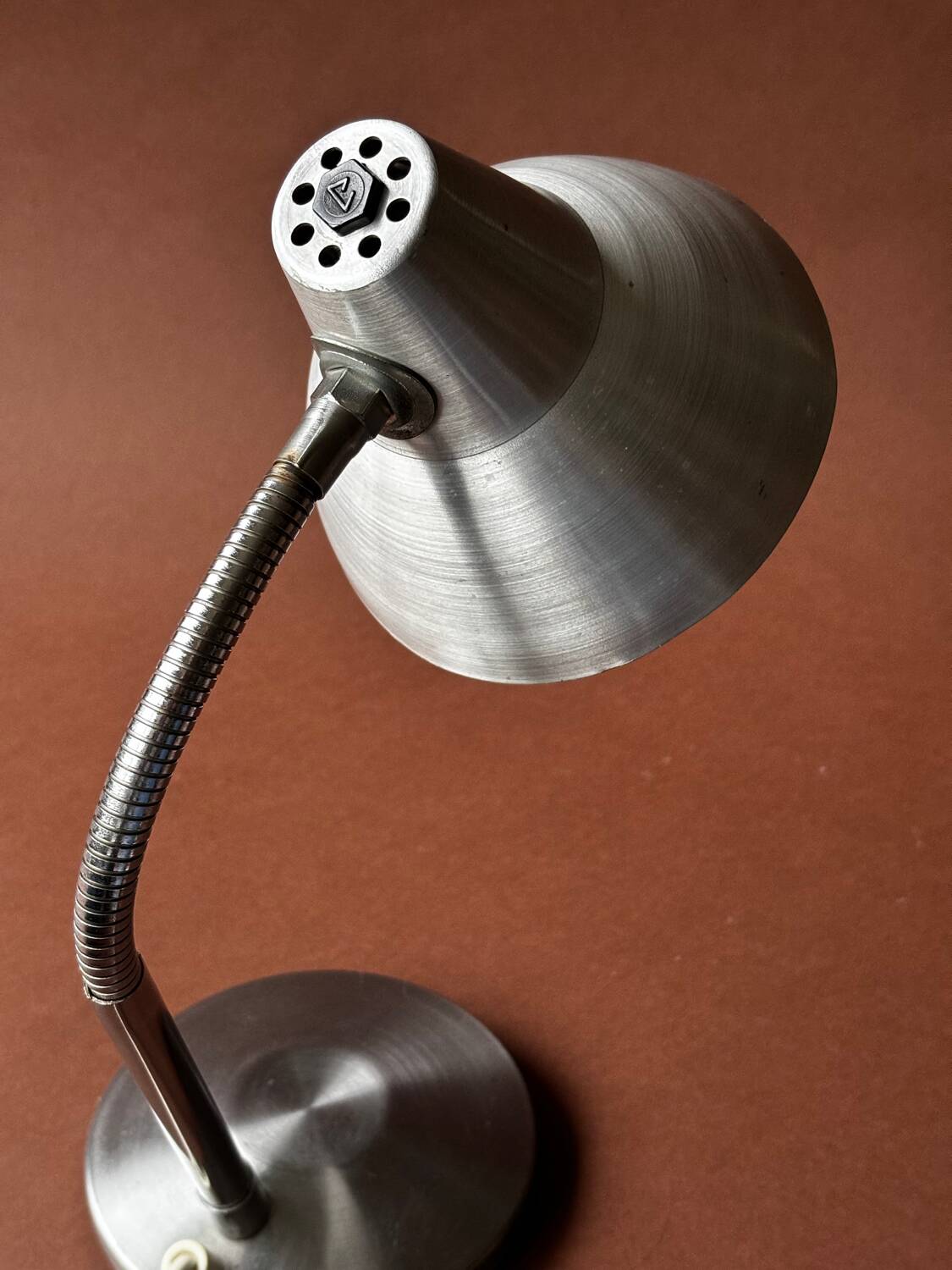 Lampe de bureau vintage en aluminium brossé