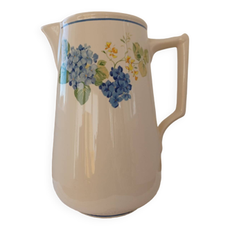 Hydrangea water pot in Lunéville.