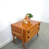 Teak ladekast met zwarte metalen grepen, tv meubel