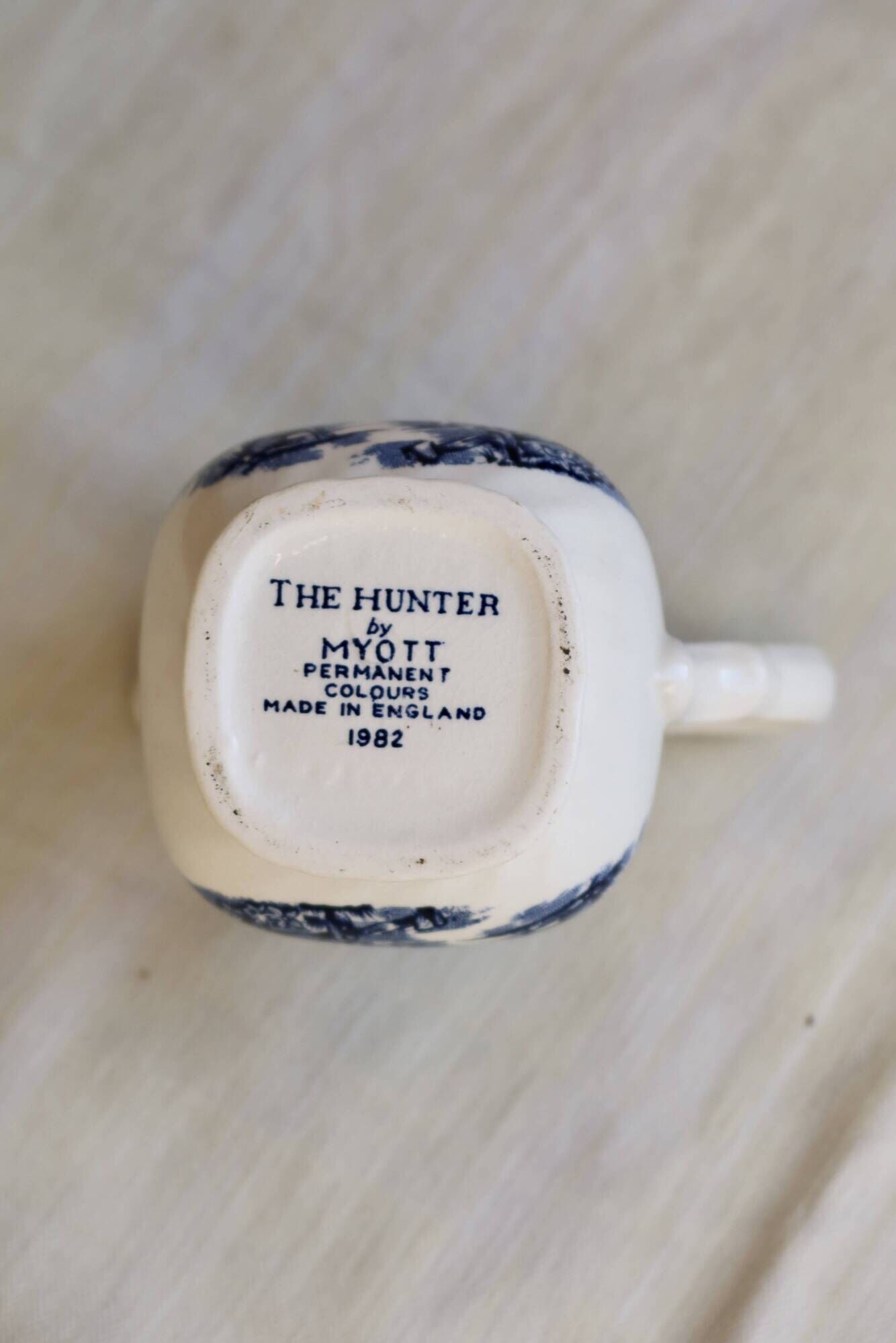 Vintage Myott milk jug "The Hunter" - English blue and white porcelain