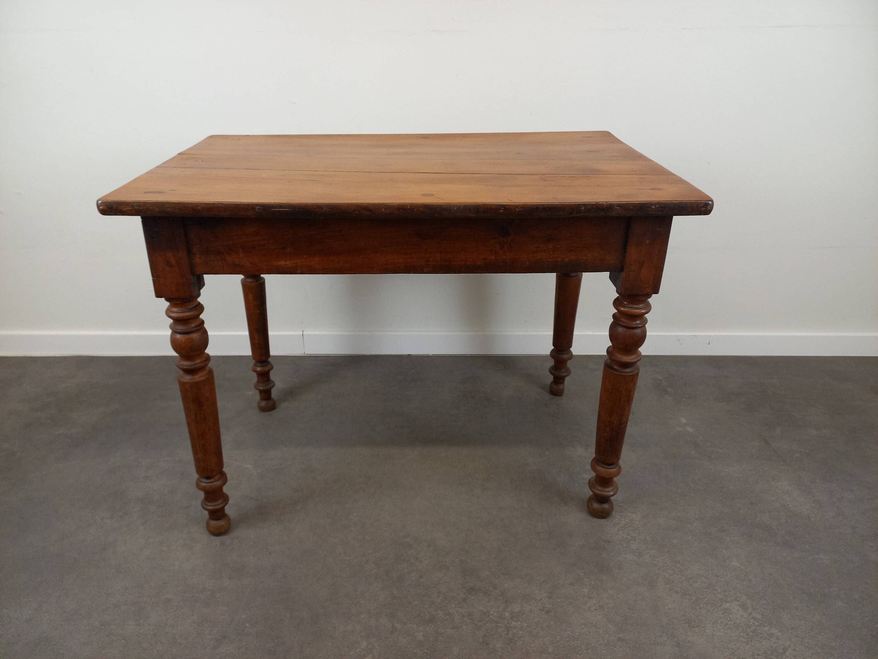 Table bistrot en noyer