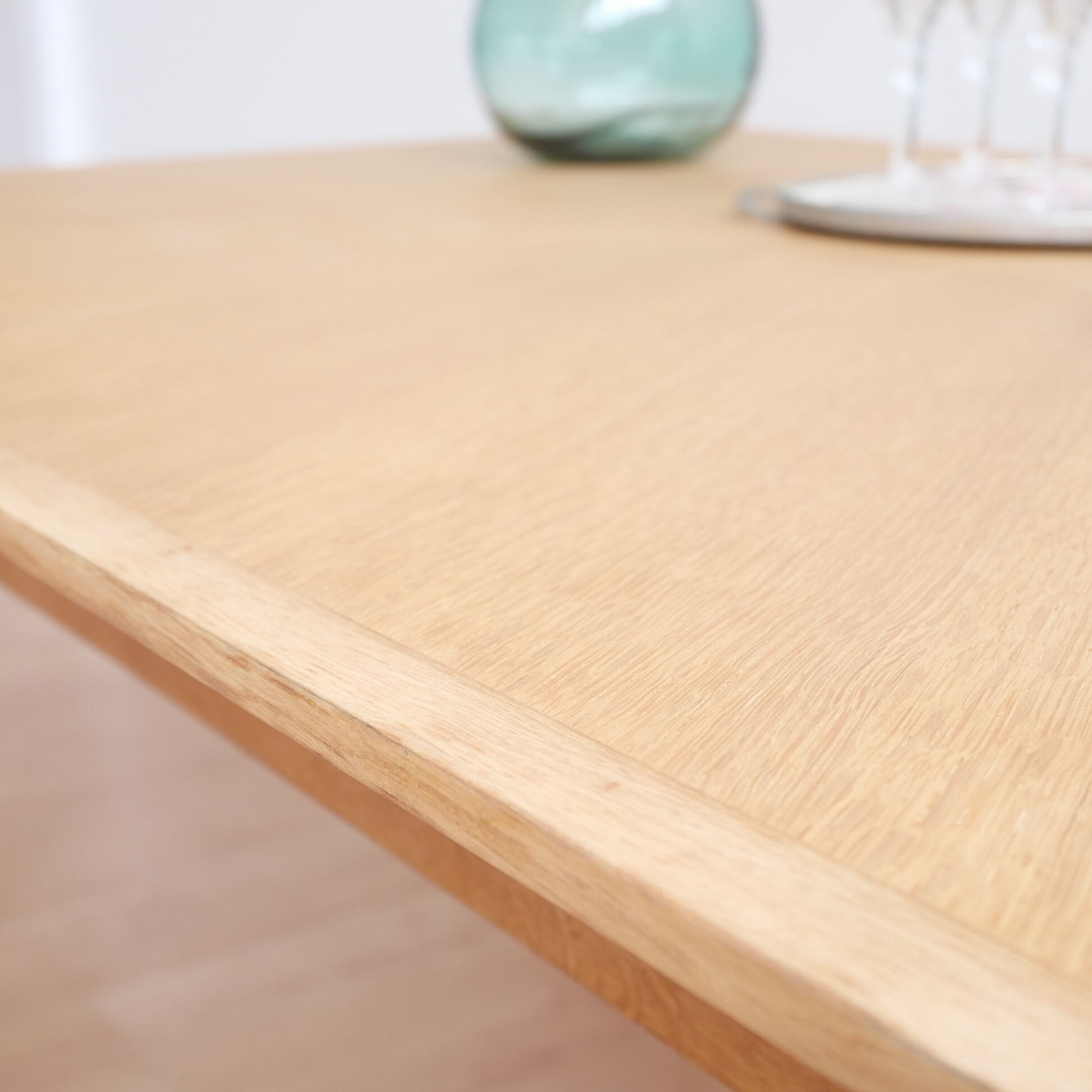 Table vintage compass feet