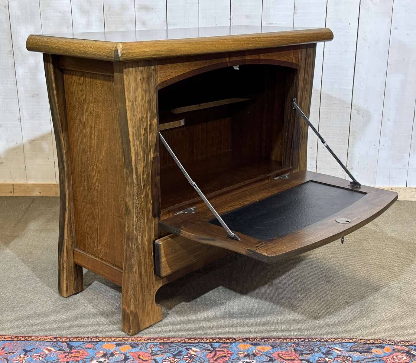 Bar en orme des années 1970 du fabricant Aranjou