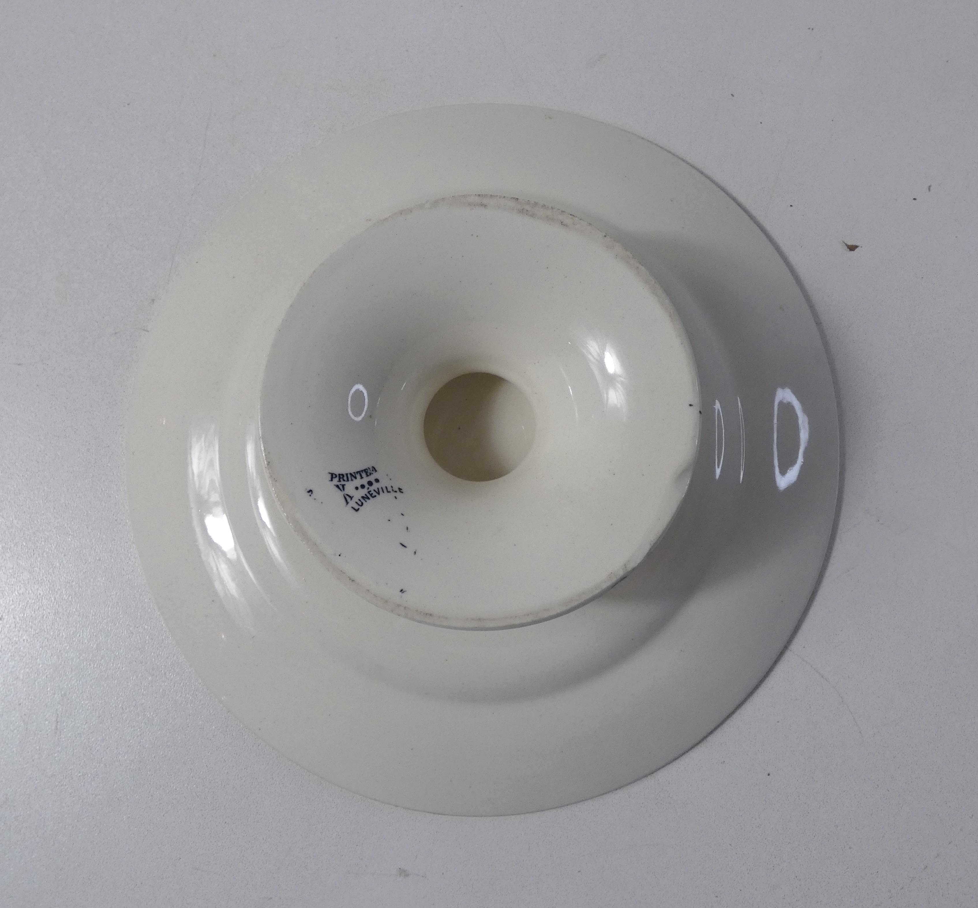 Iron earth old plate on foot compotier spring