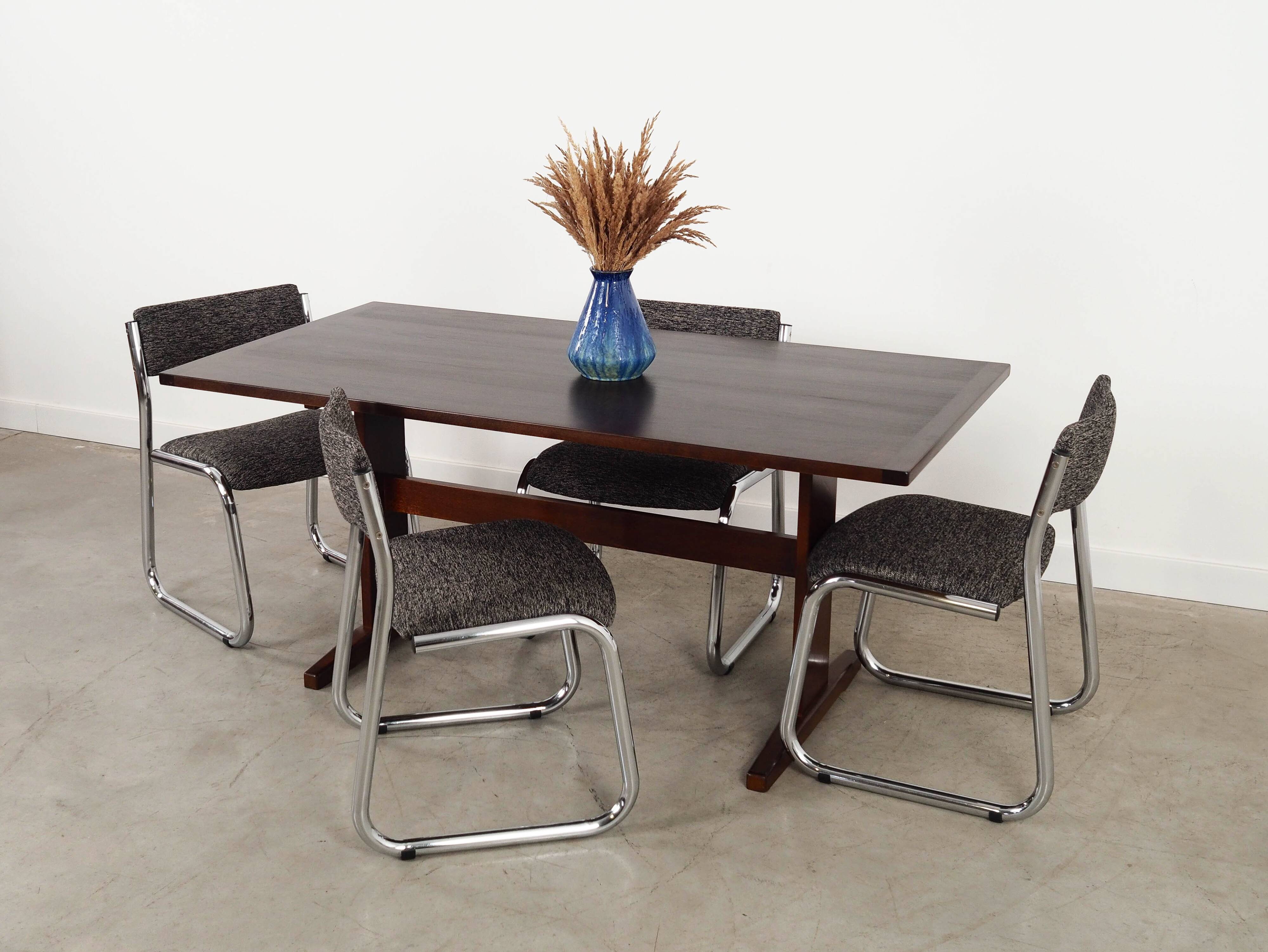 Oak table, Danish design, 1970s, manufactured by Farstrup Møbler