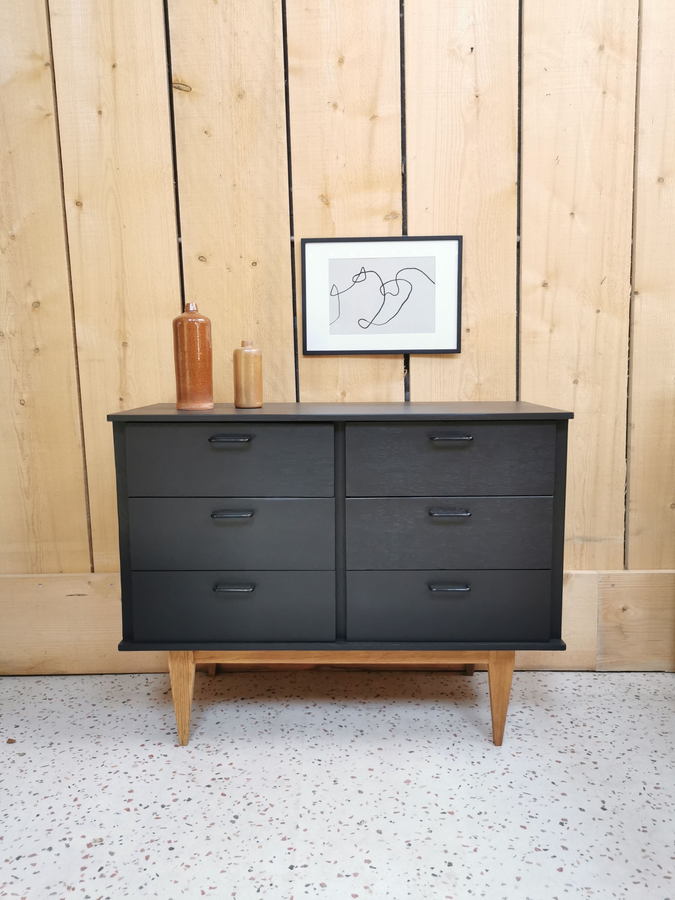 Black chest of drawers