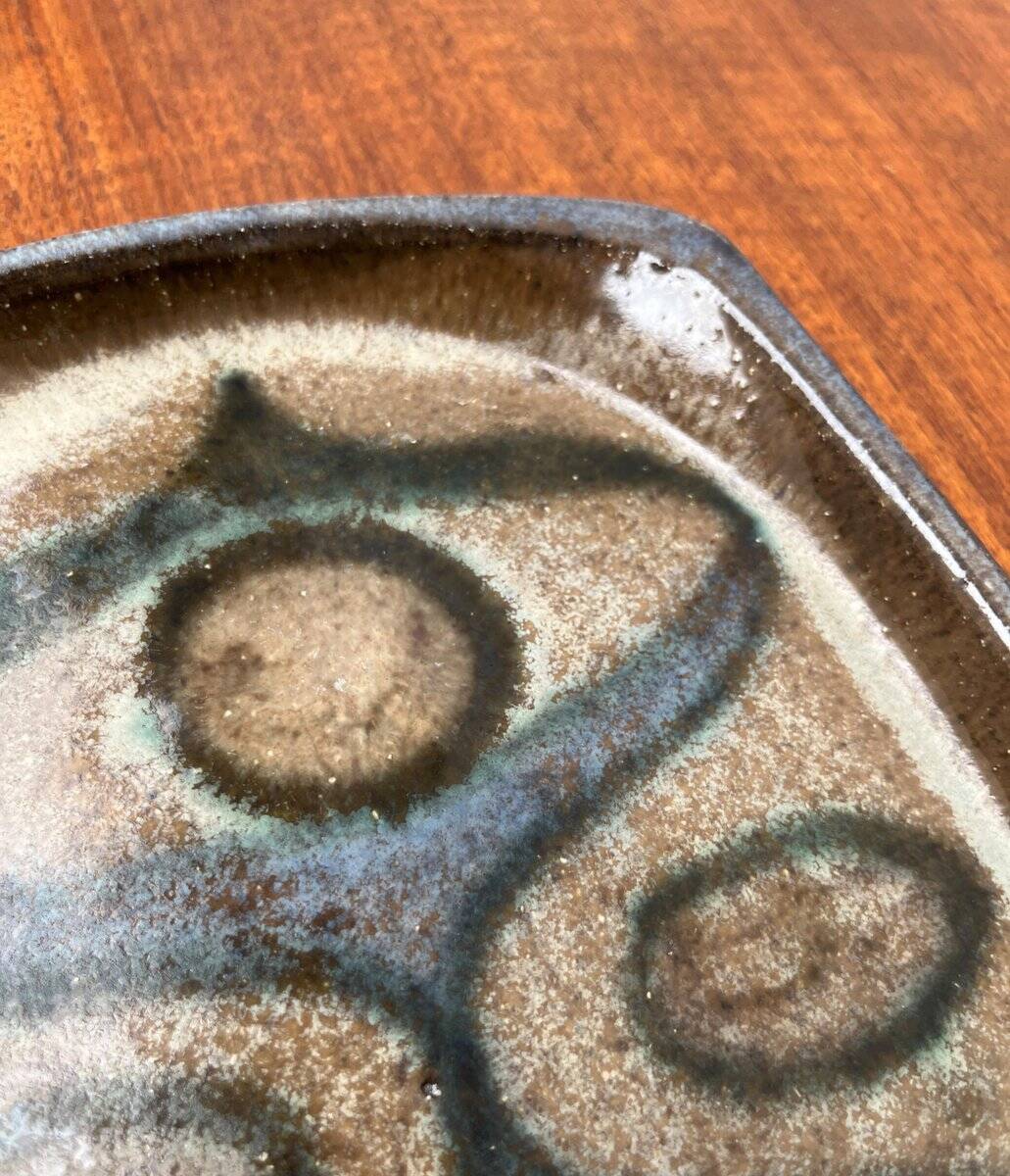 Danish studio pottery bowl in mid-century style by Kerrn Jespersen Lyngby, 1960s.