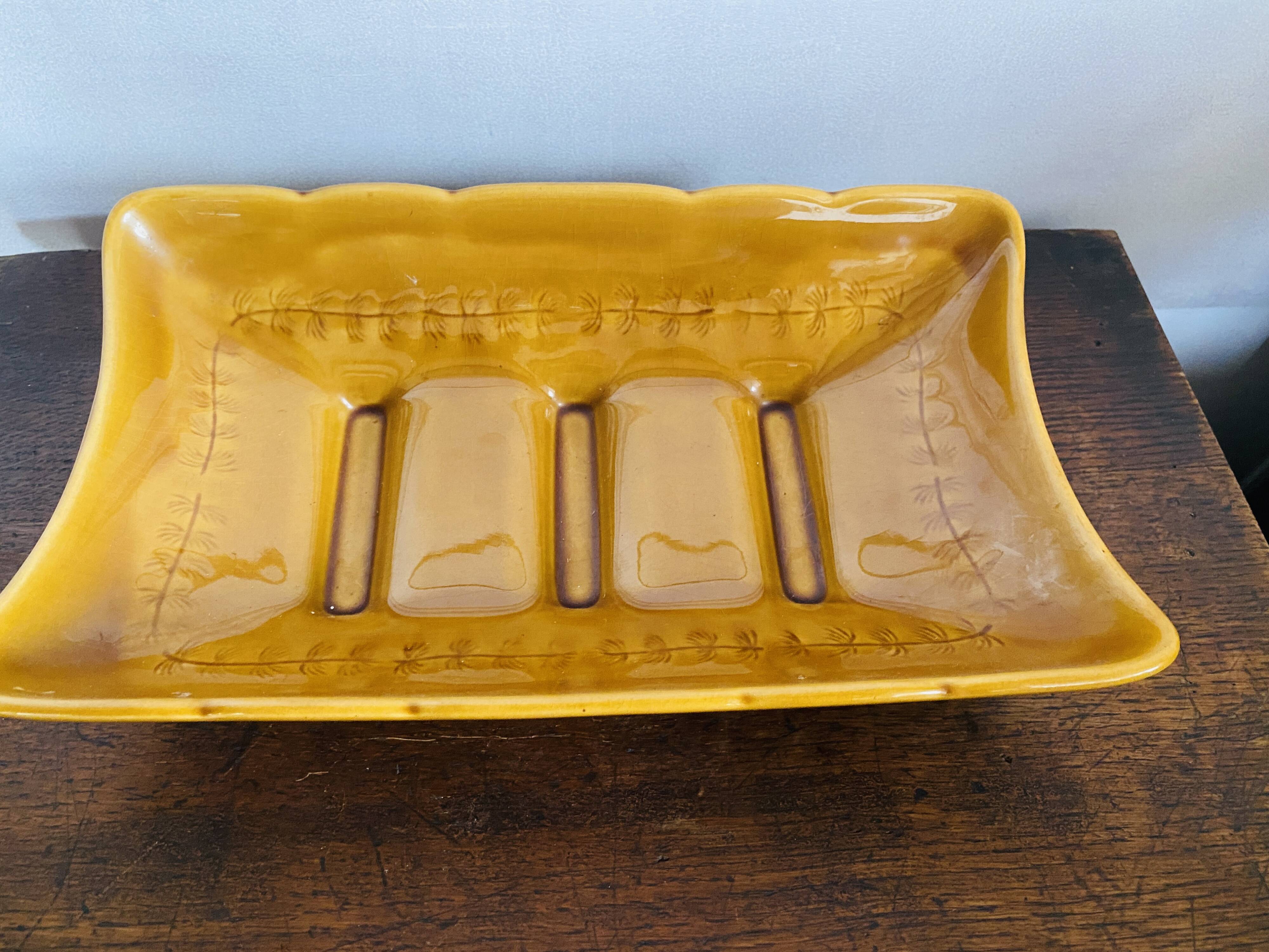 Asparagus dish from the Gien earthenware factory