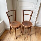Lot 2 wooden Thonet bistro chairs