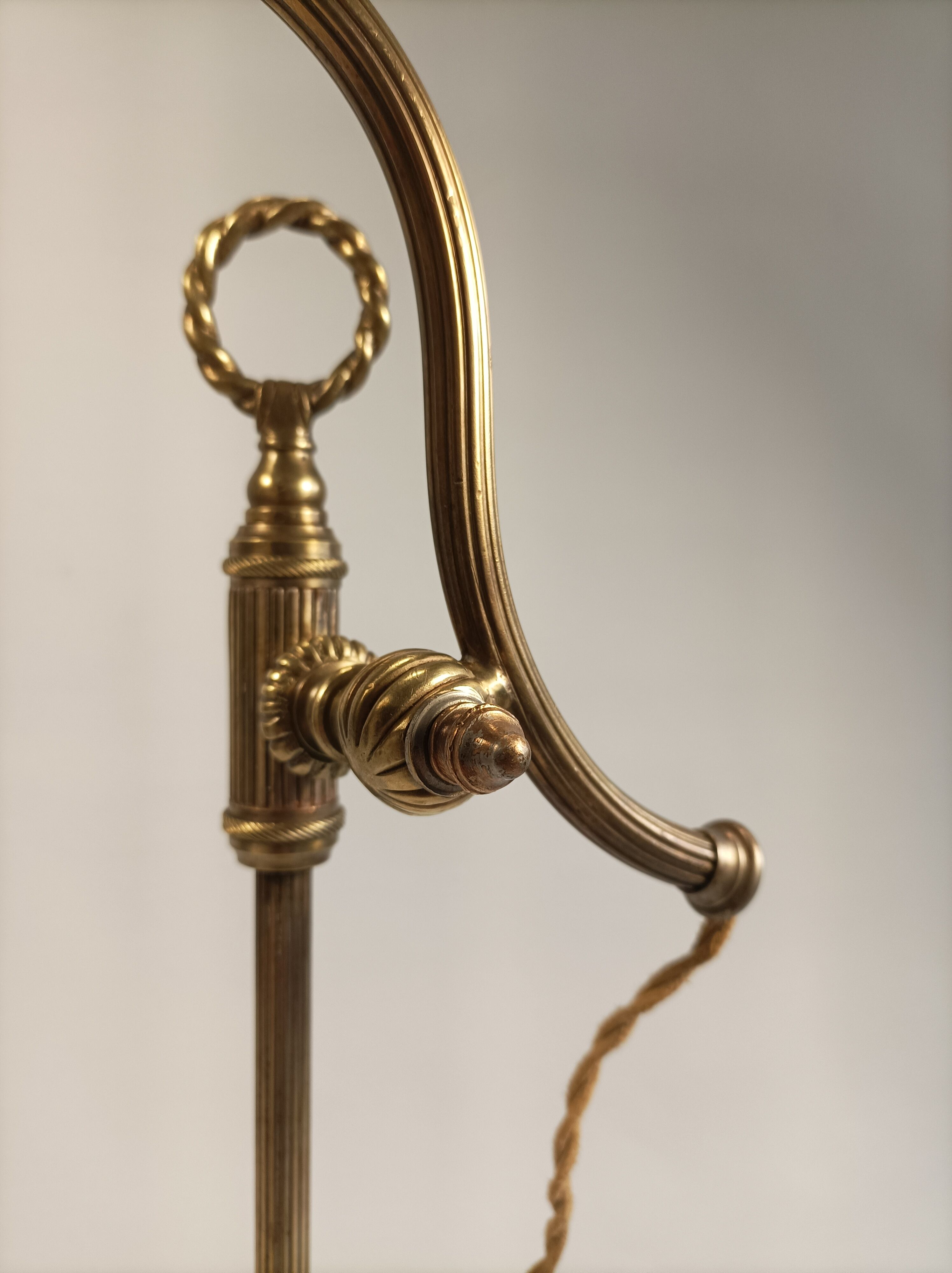 Bronze desk art deco lamp with tulip signed "schneider"