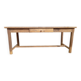 Farm table