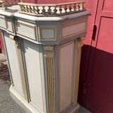 Confectioner's counter