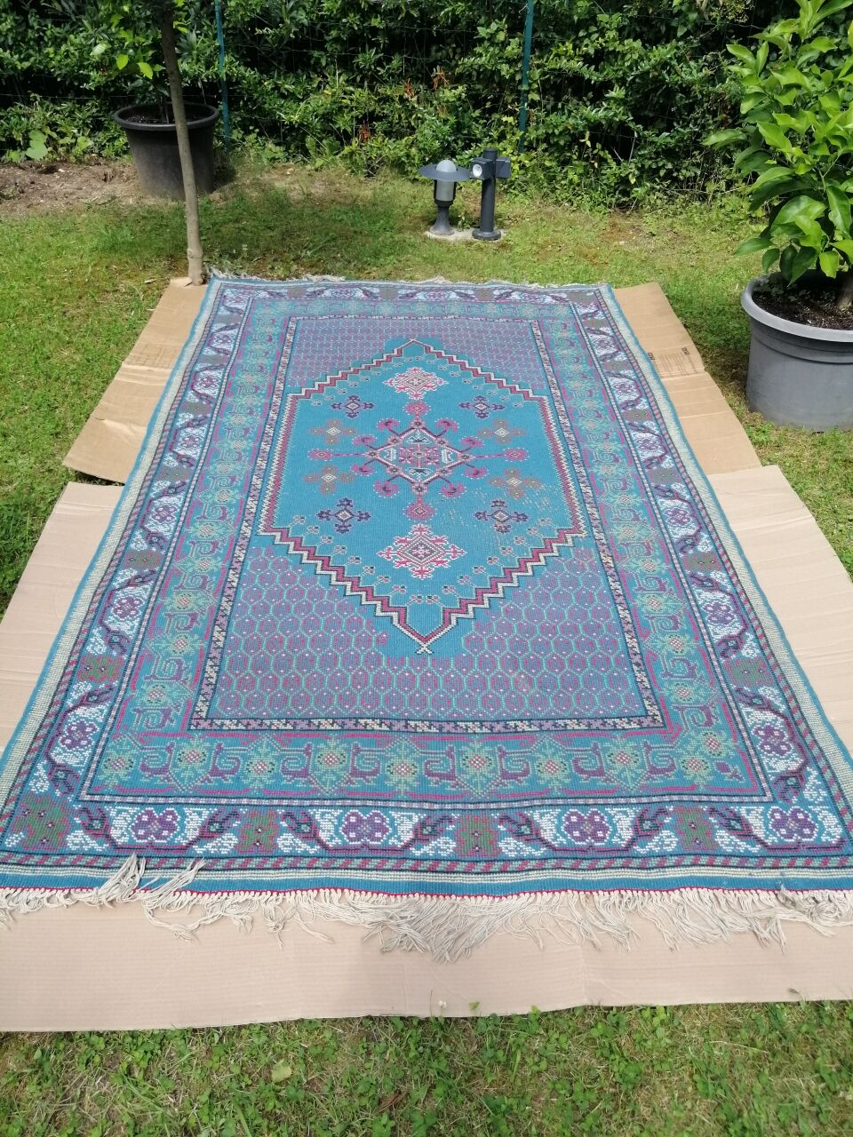 Tunisian carpet in turquoise wool and fuchsia 157x267cm