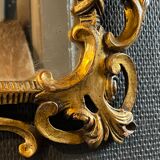 Miroir doré louis xv rocaille en bois sculpté et stuqué, xixe siècle