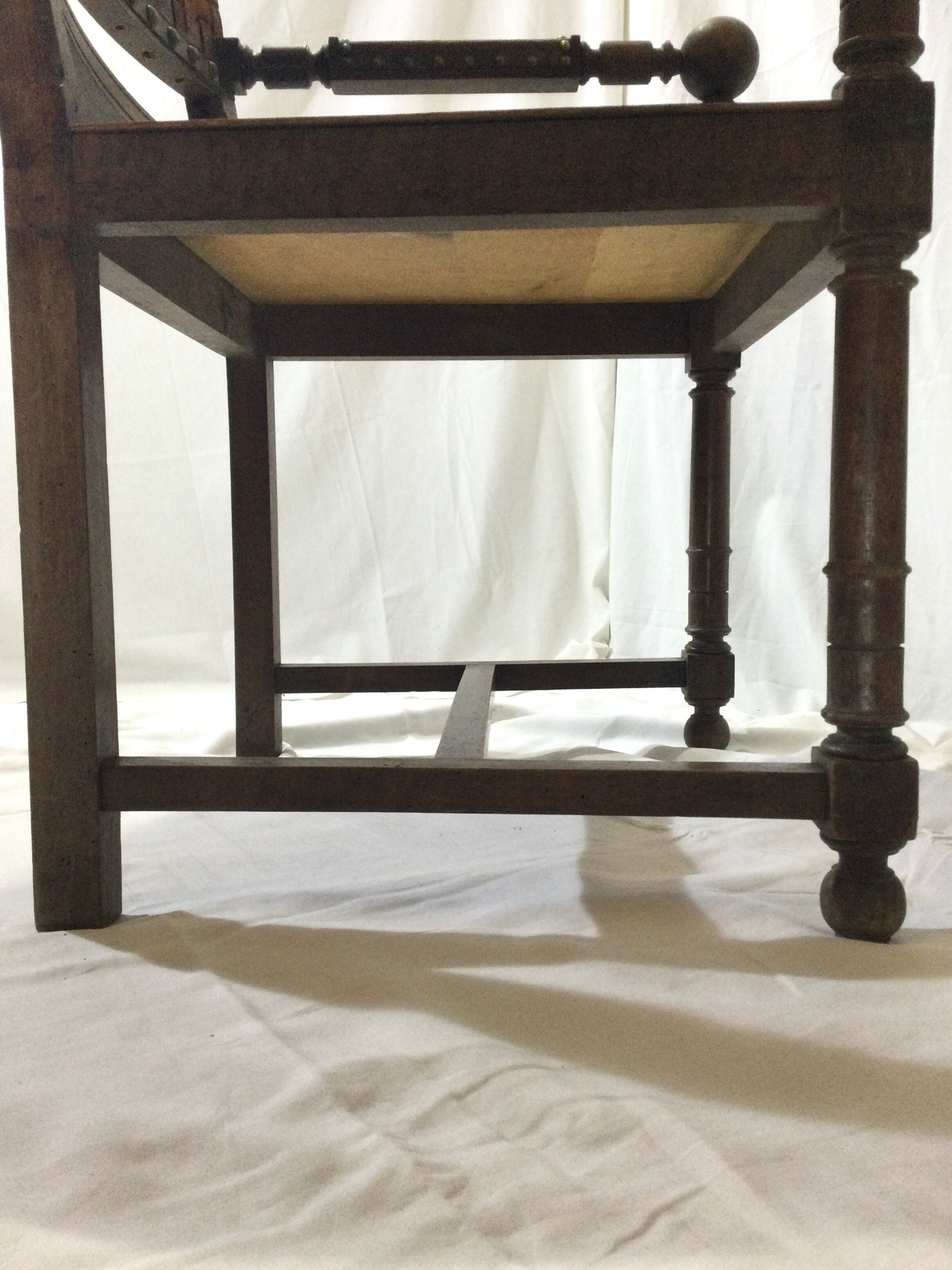 Armchair Henri II wood and leather