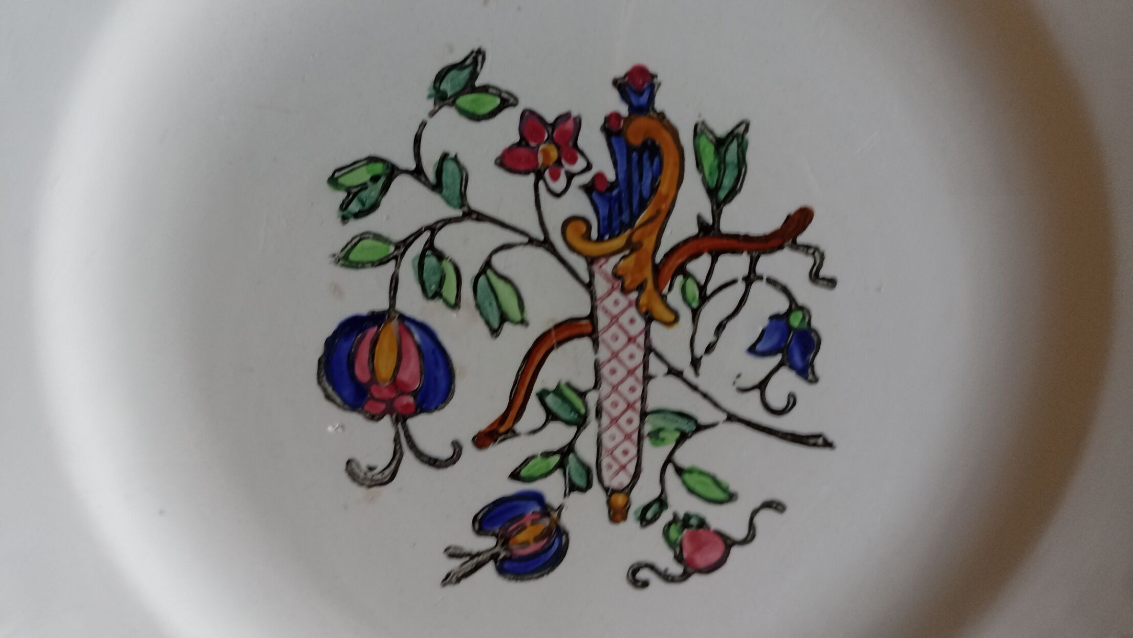 Cake dish by Longwy Vieux Rouen in the early 19th century