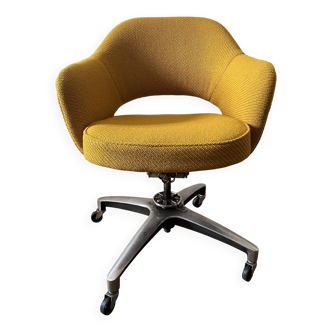 Executive Armchair Eero Saarinen Knoll