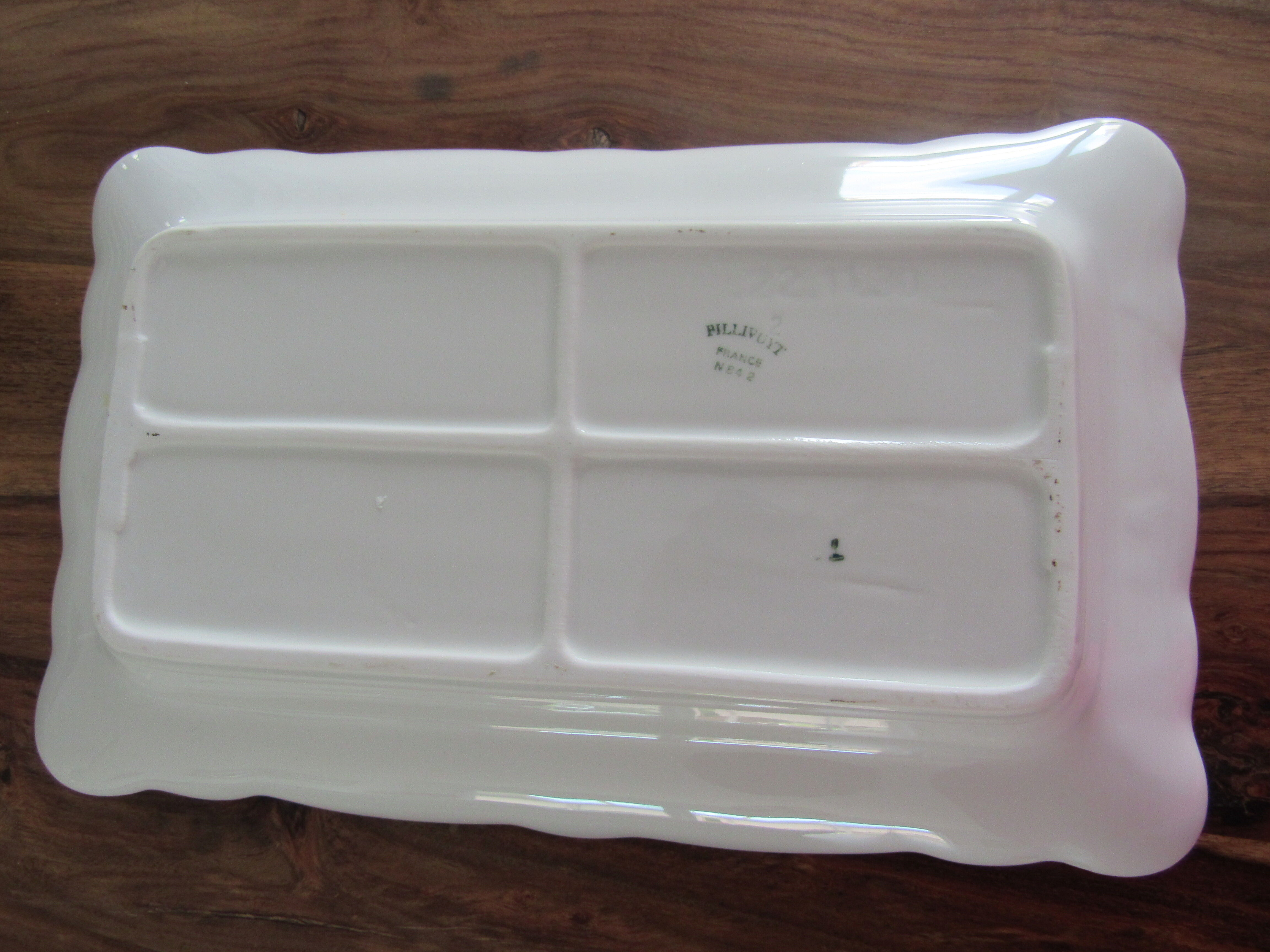 Pullivuyt white ceramic asparagus dish