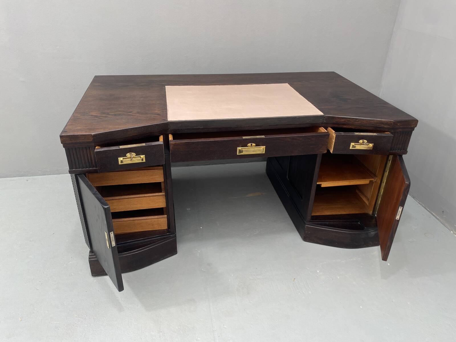 Bureau en chêne de style Sécession viennoise du début du XXe siècle