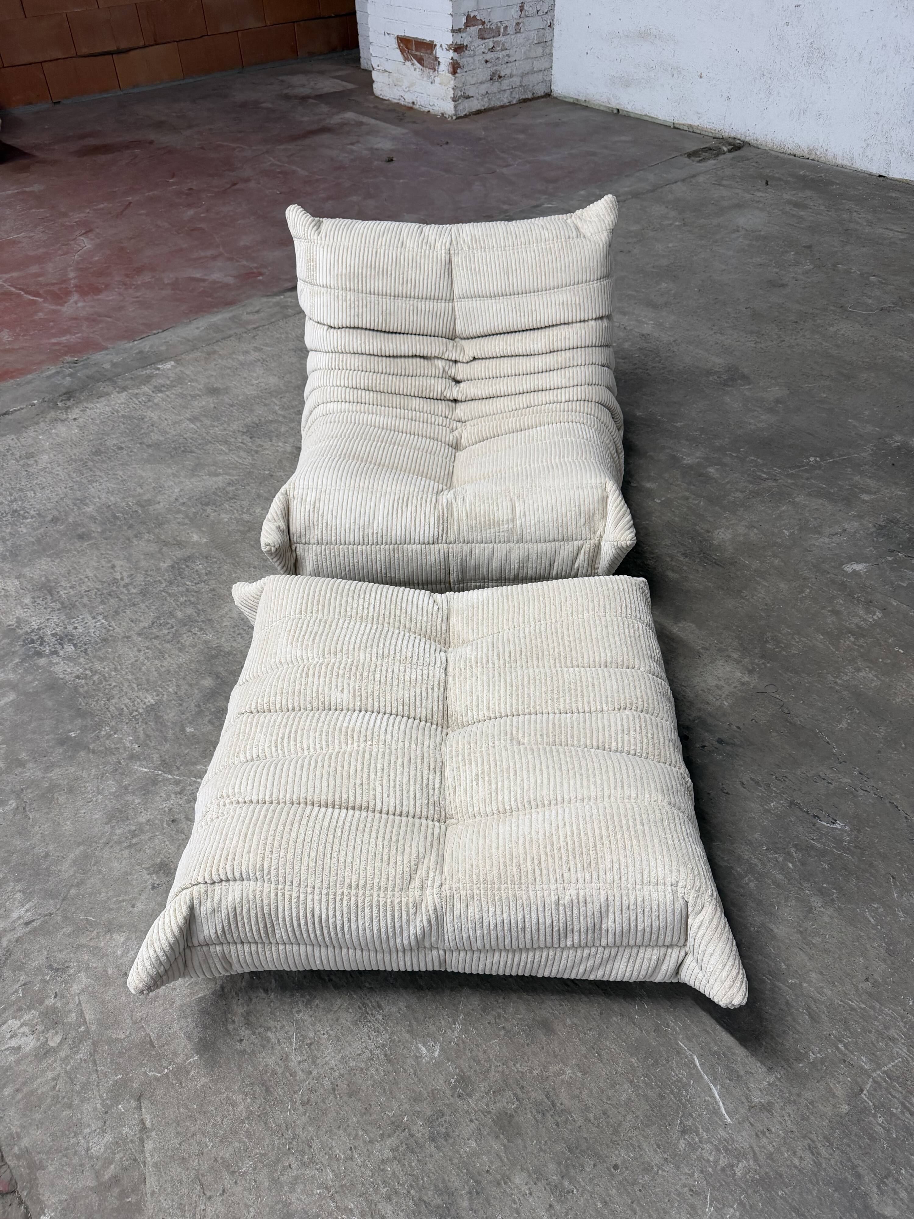 Ligne Roset Togo 1-seater in pouf in Beige Corduroy 10/10