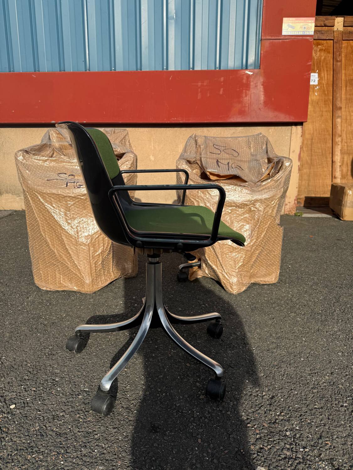 Tecno Modus Armchair