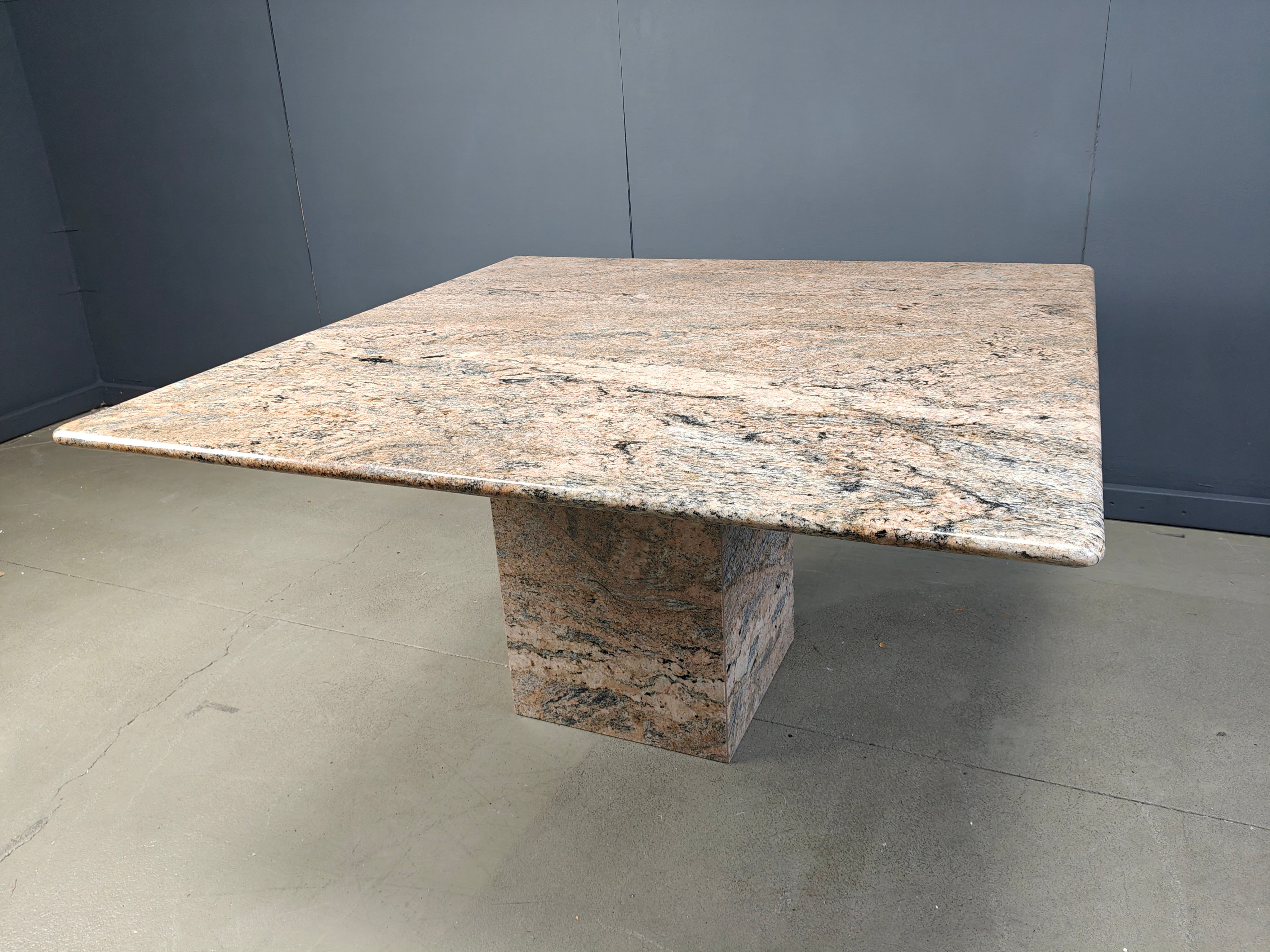 Table à manger en granit carré vintage, années 1970