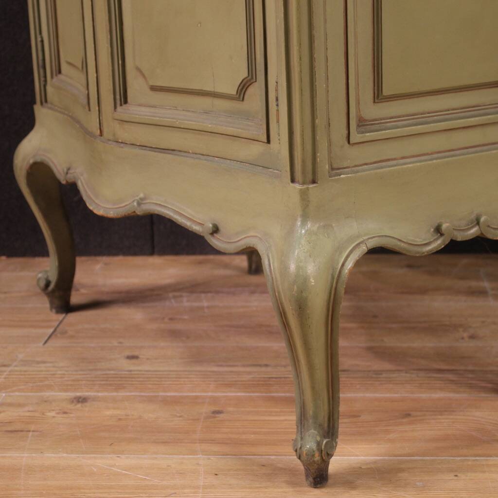 Paire de buffets italiens du XXe siècle avec miroir