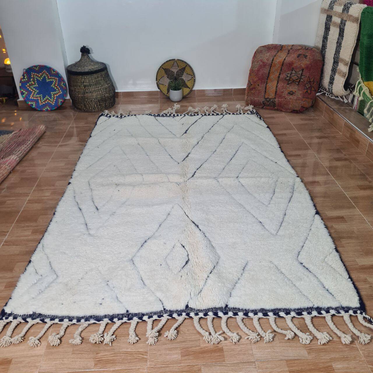 Handmade wool Berber rug 250 x 150 cm